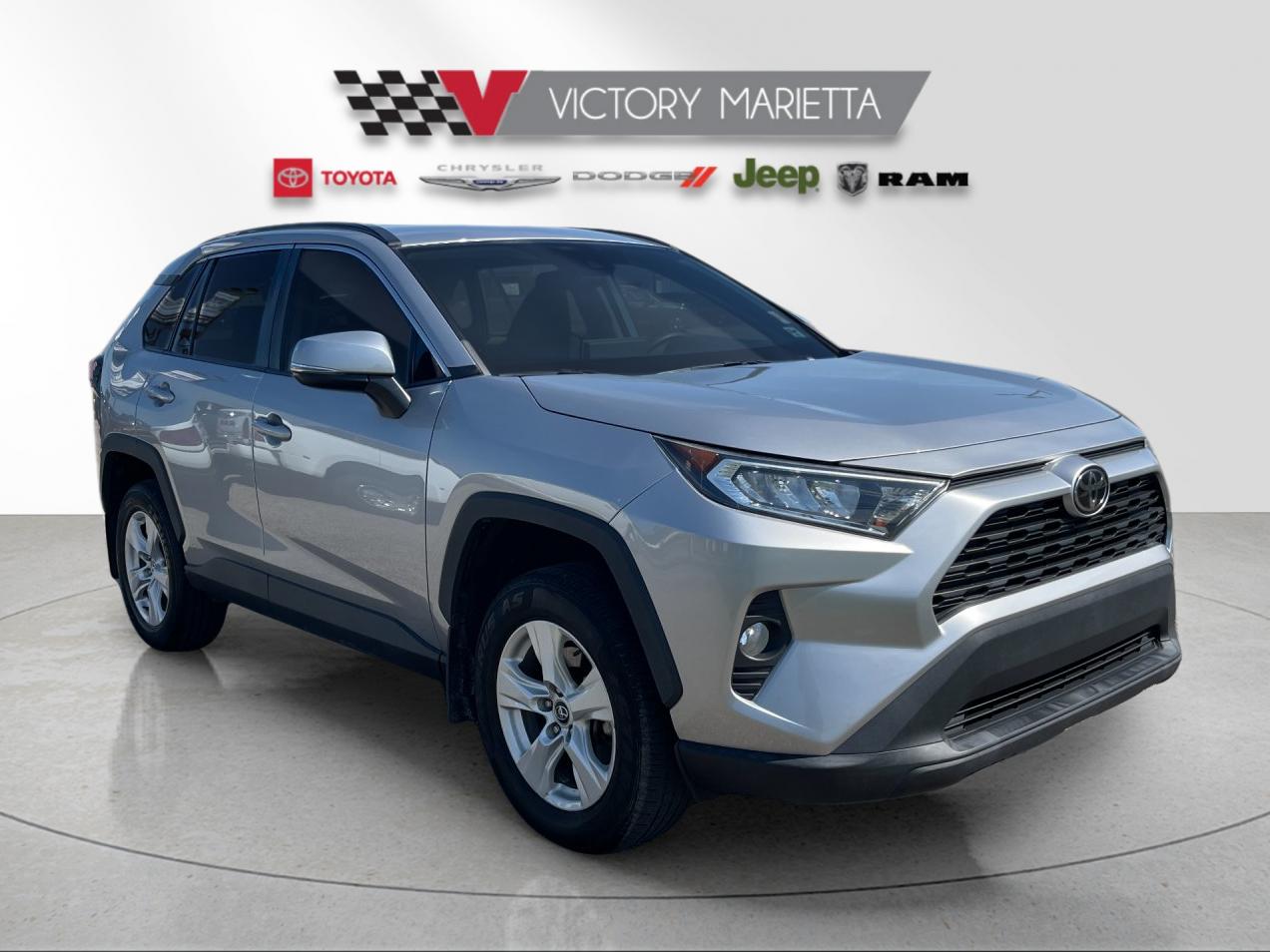 Used 2021 Silver Toyota XLE image 7
