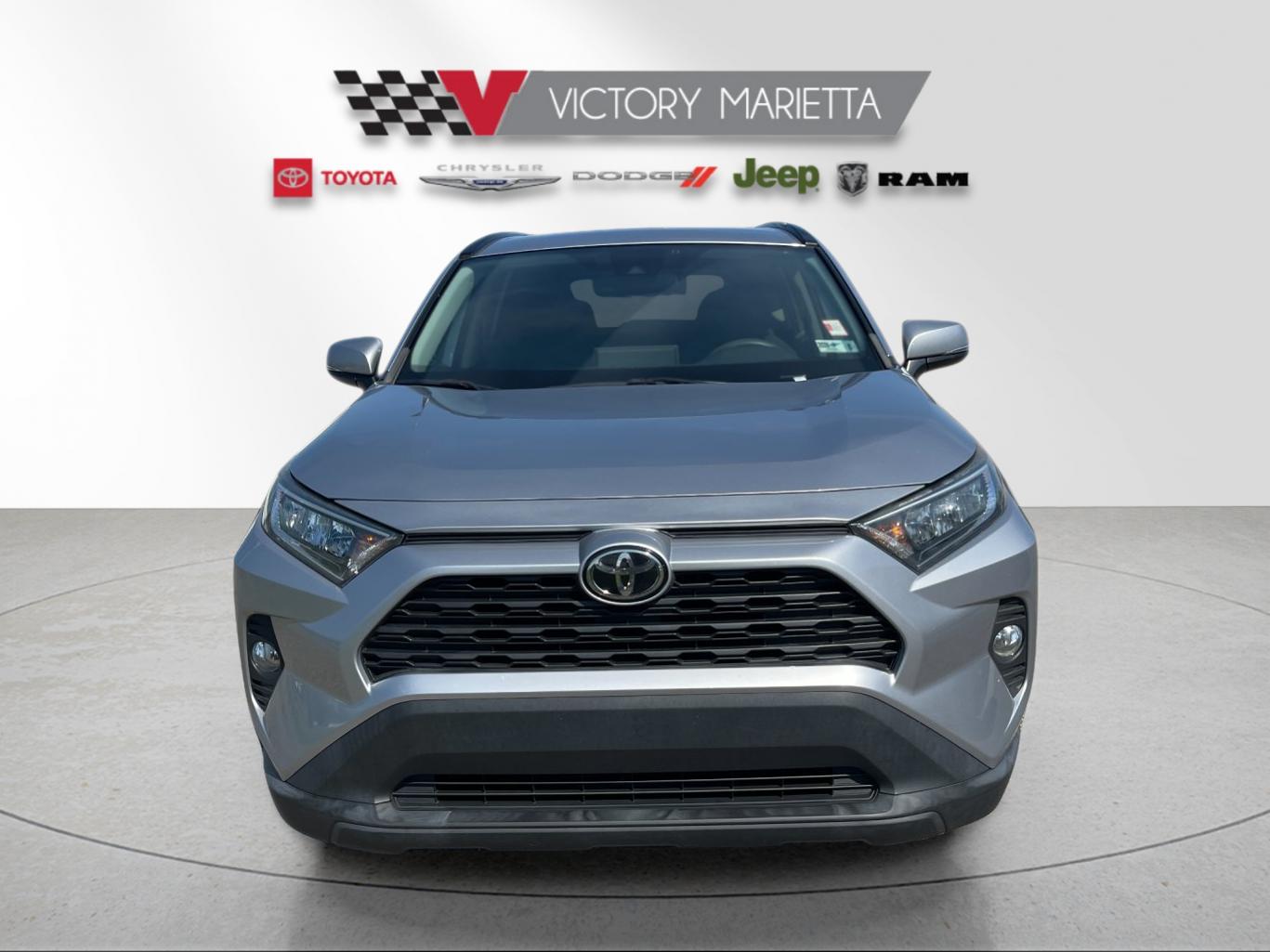 Used 2021 Silver Toyota XLE image 8