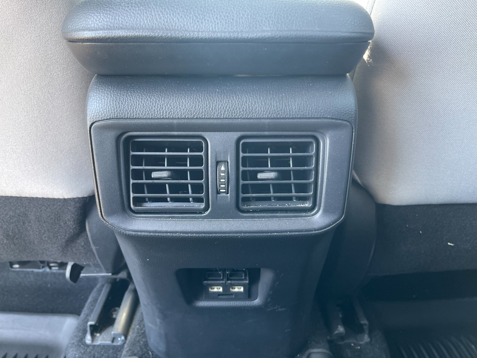 Used 2021 Silver Toyota XLE image 14