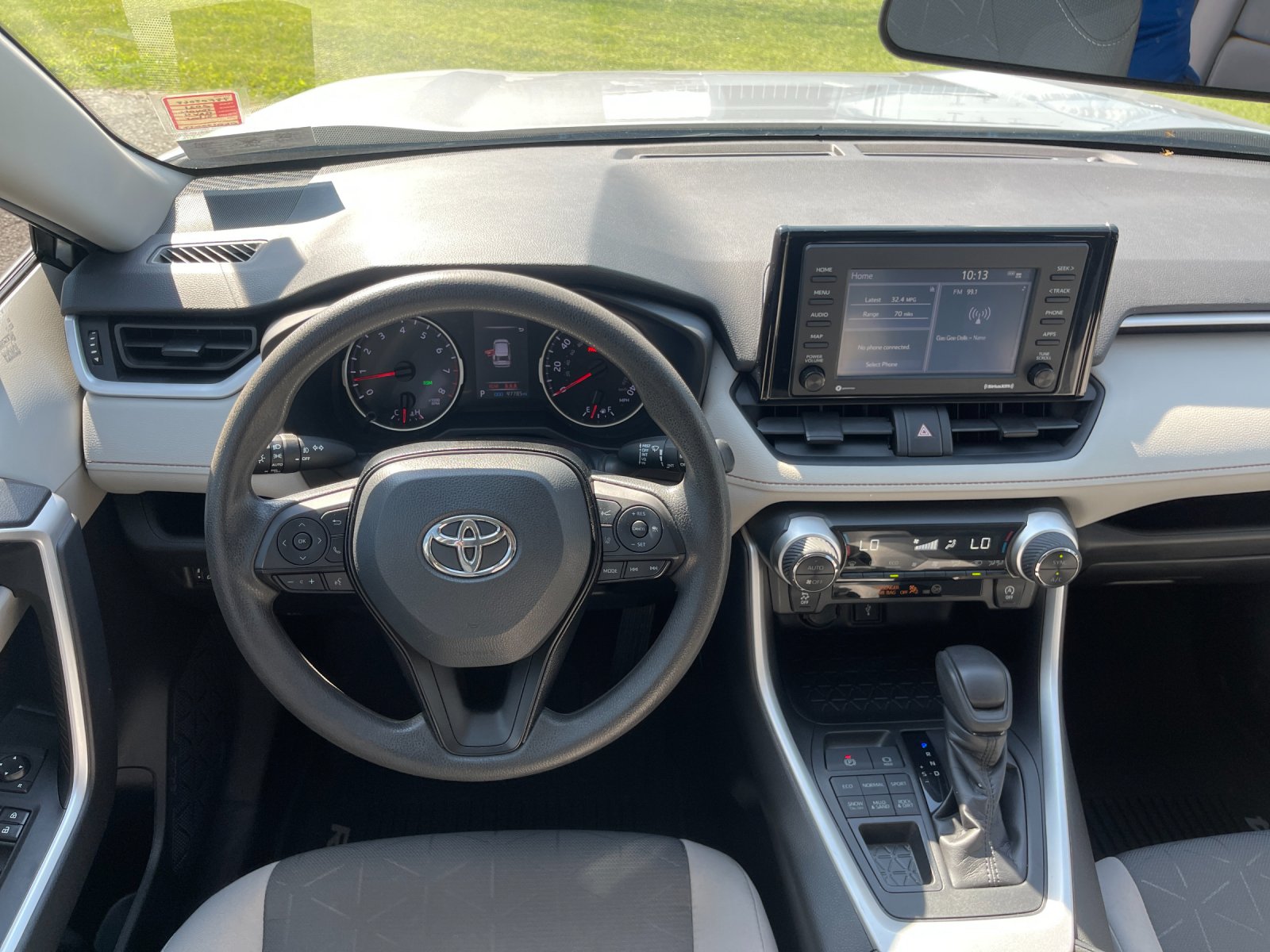 Used 2021 Silver Toyota XLE image 16