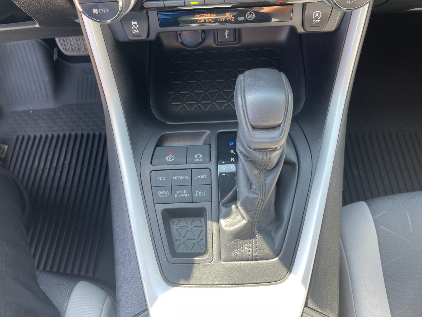Used 2021 Silver Toyota XLE image 23