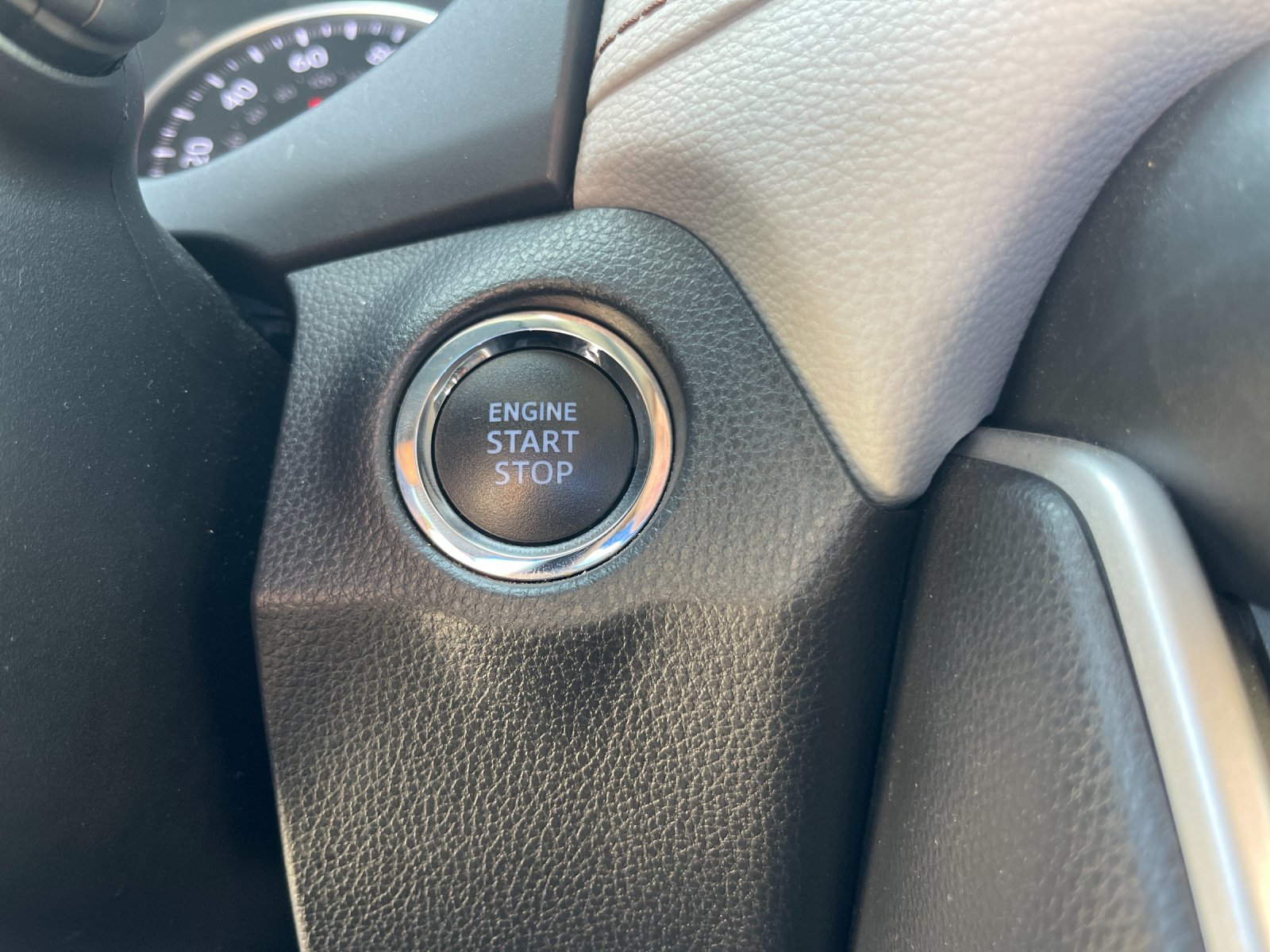 Used 2021 Silver Toyota XLE image 24