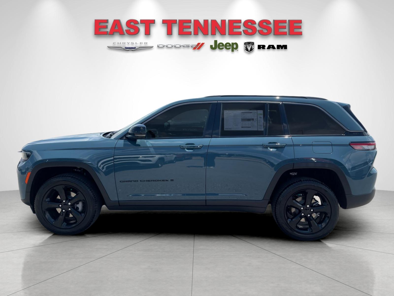 New 2026 Steel Blue Exterior Paint Jeep Limited image 6