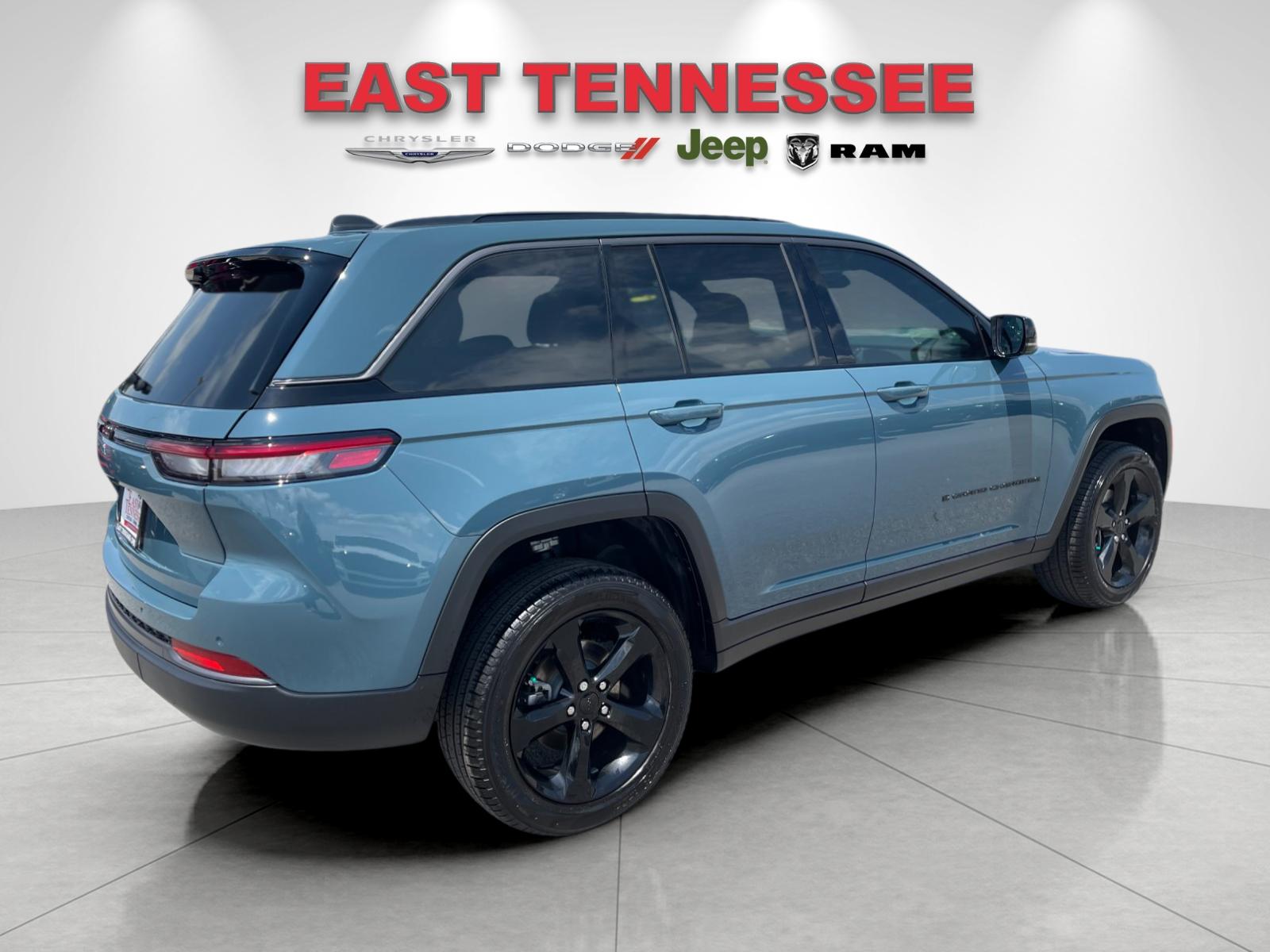 New 2026 Steel Blue Exterior Paint Jeep Limited image 3