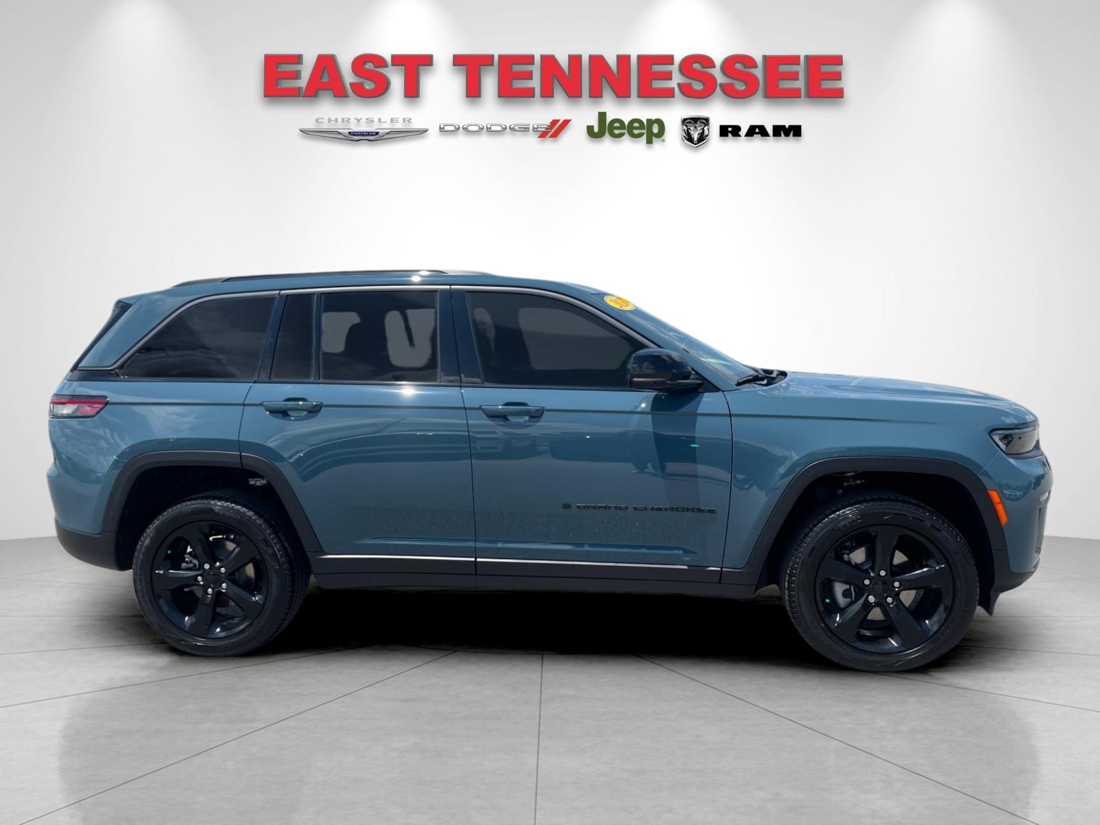New 2026 Steel Blue Exterior Paint Jeep Limited image 2