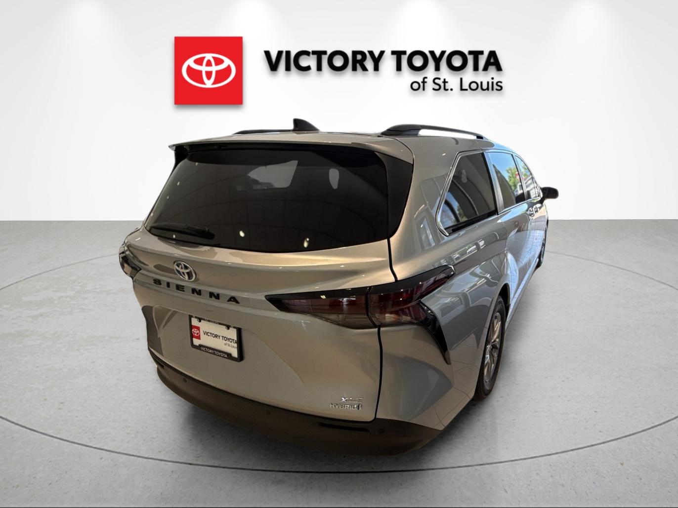 Used 2023 Silver Toyota XLE image 3