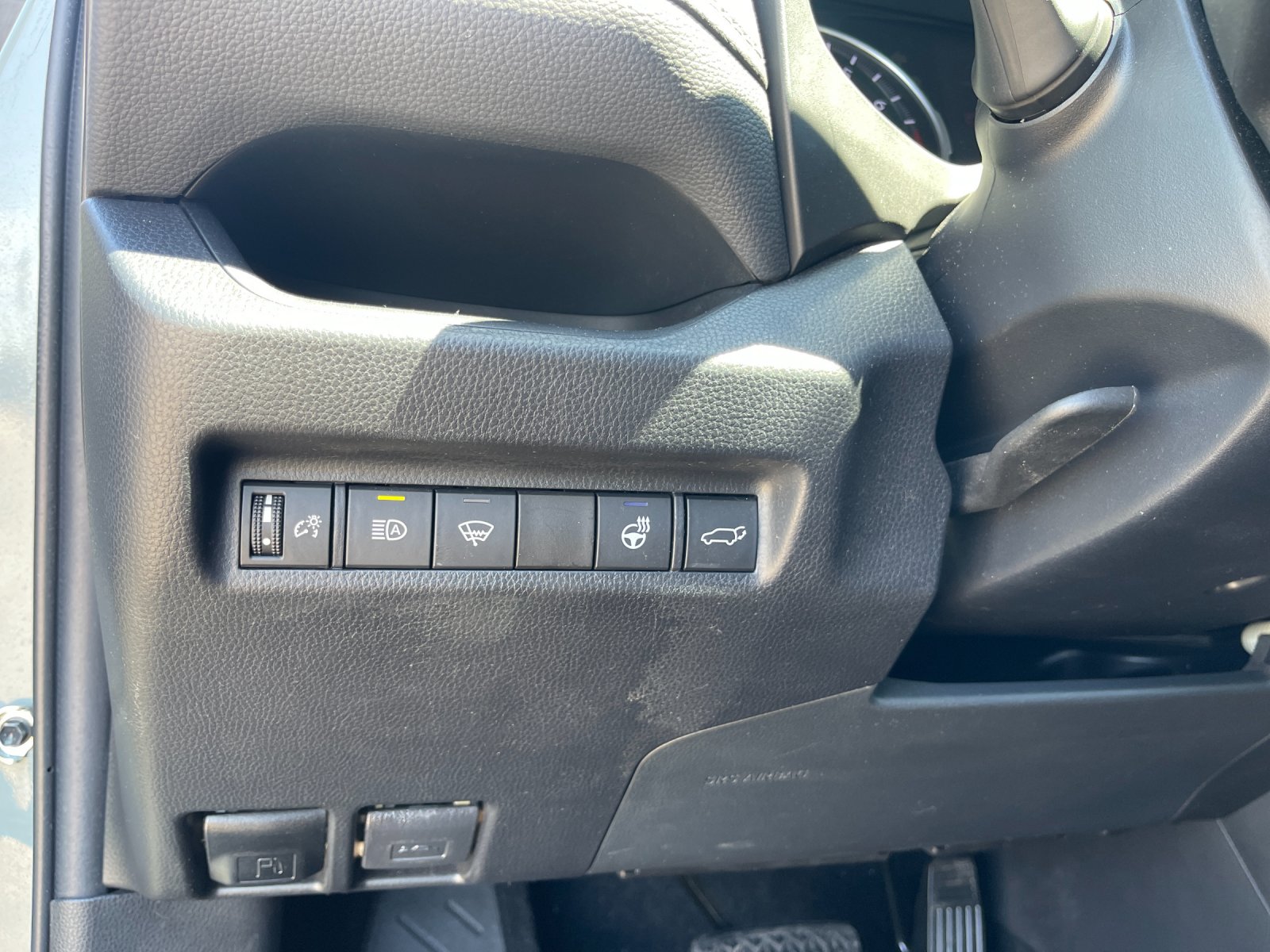 Used 2021 Lunar Toyota XLE image 31