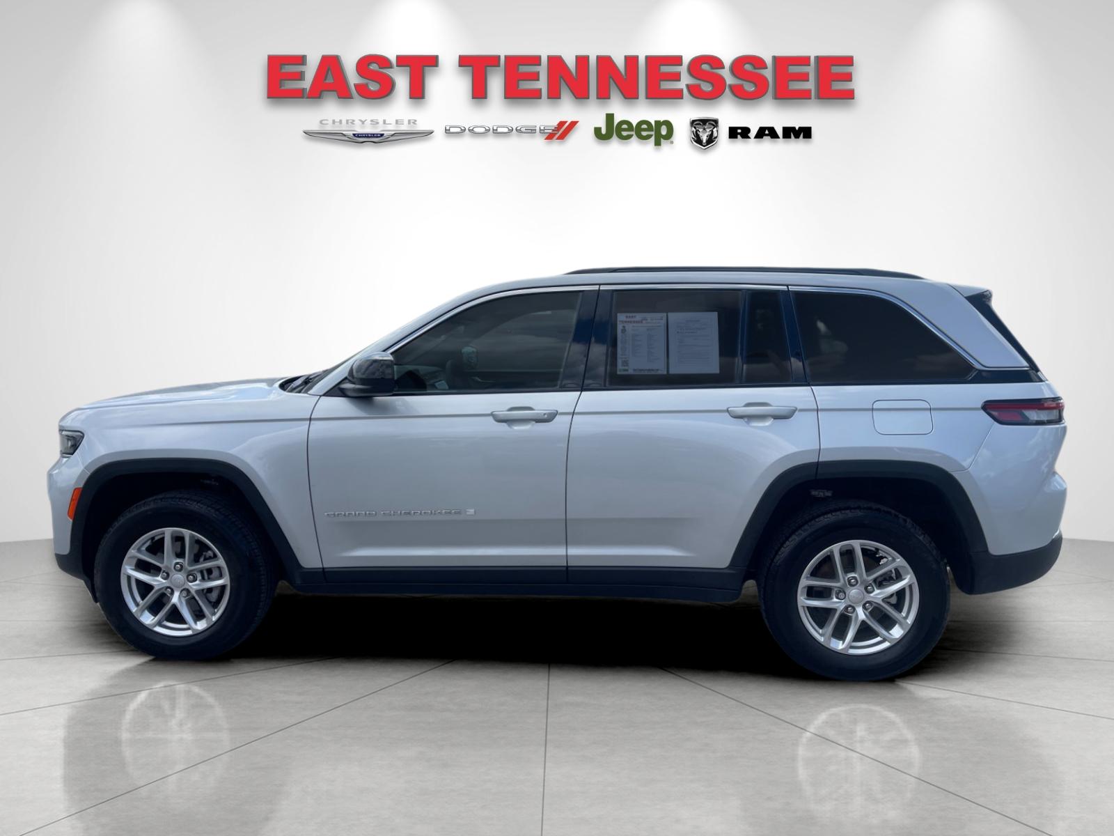 Used 2025 Silver Jeep Laredo X image 6