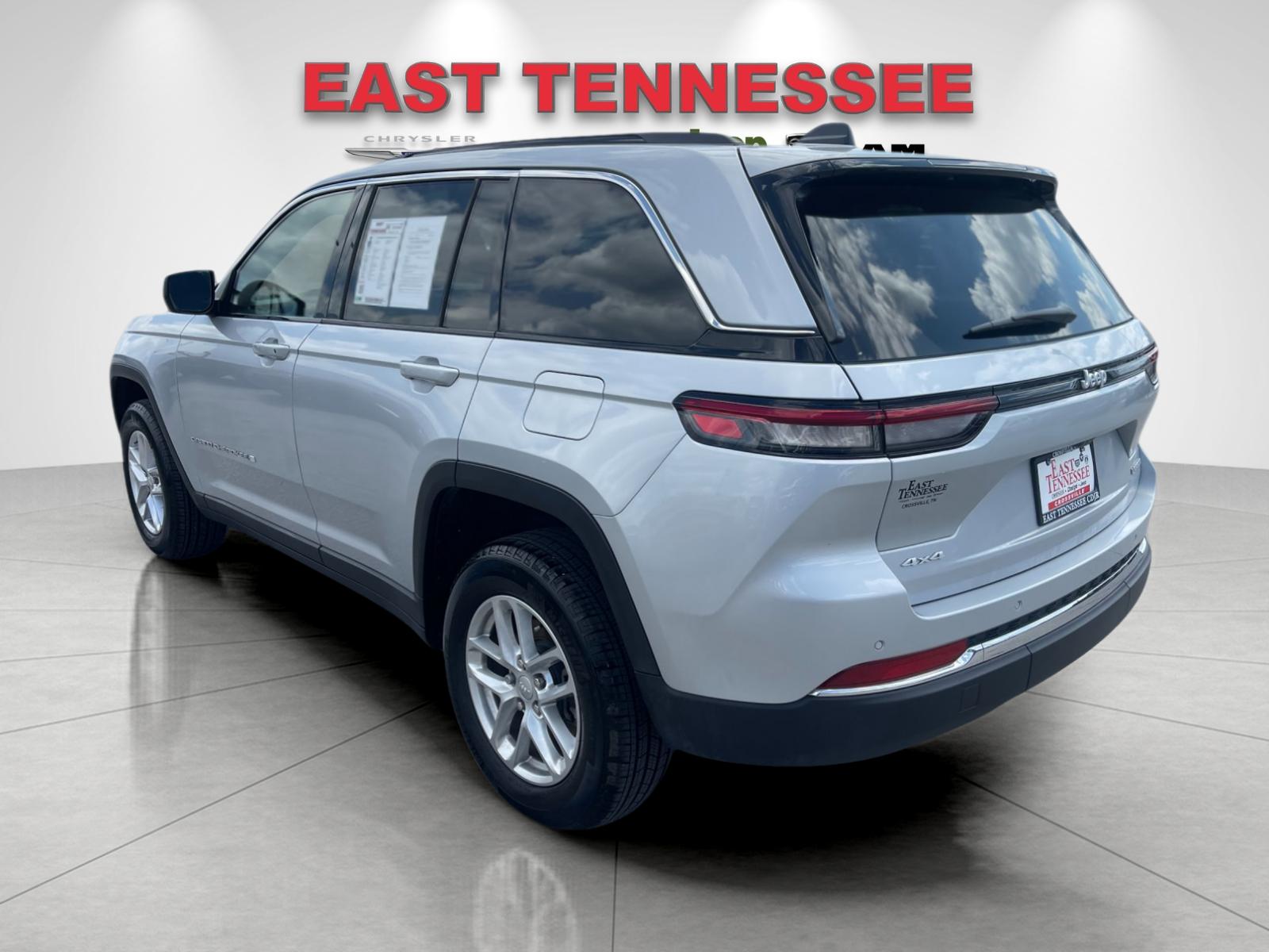 Used 2025 Silver Jeep Laredo X image 5