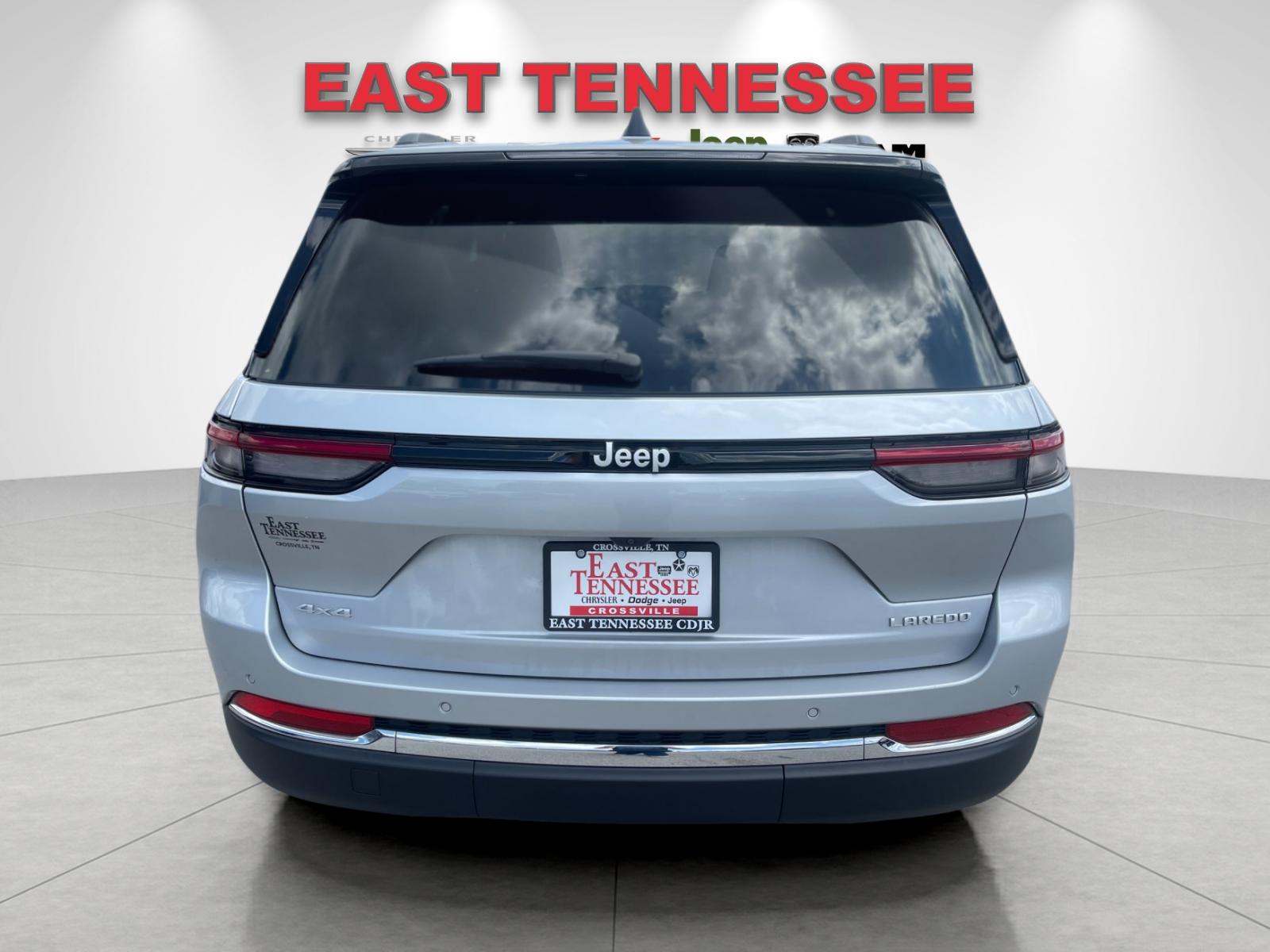 Used 2025 Silver Jeep Laredo X image 4