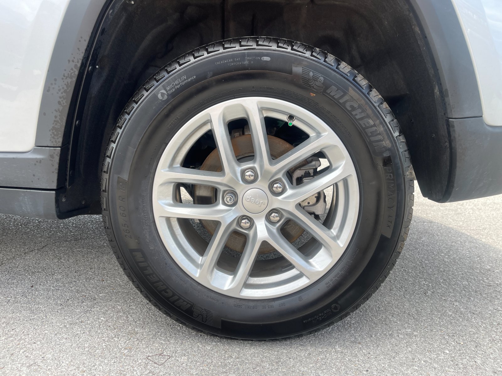 Used 2025 Silver Jeep Laredo X image 32