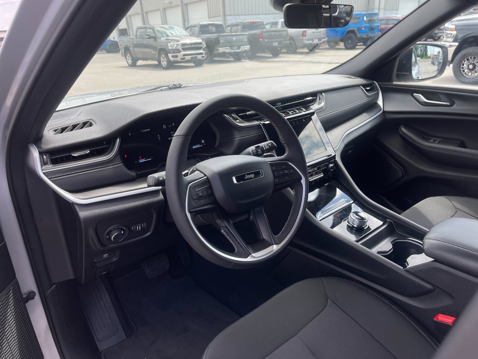 Used 2025 Silver Jeep Laredo X image 11