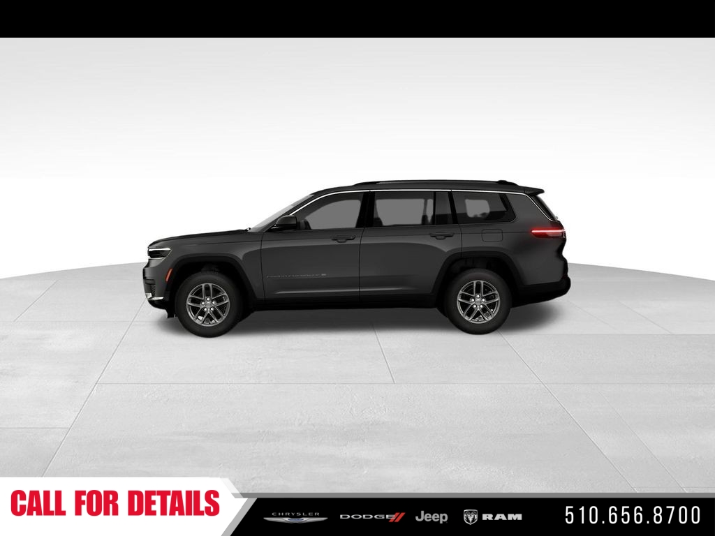 New 2026 Baltic Gray Metallic Clear-Coat Exterior Paint Jeep Laredo image 3