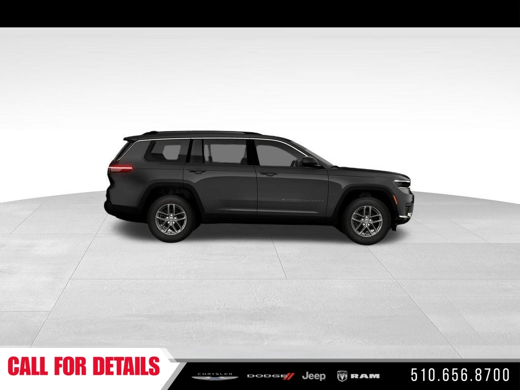 New 2026 Baltic Gray Metallic Clear-Coat Exterior Paint Jeep Laredo image 9