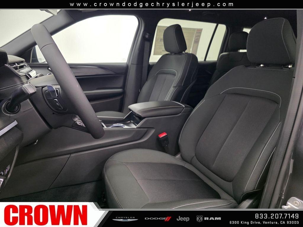 New 2026 Baltic Gray Metallic Clear-Coat Exterior Paint Jeep Laredo image 37