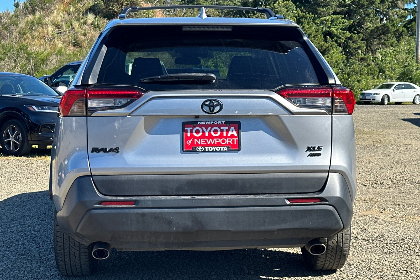 Used 2021 Silver Toyota XLE image 5