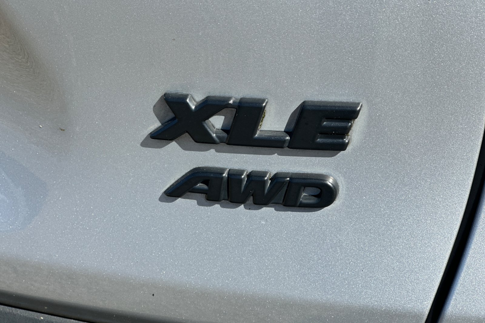 Used 2021 Silver Toyota XLE image 23