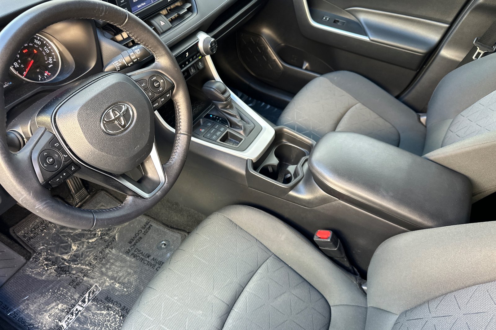 Used 2021 Silver Toyota XLE image 7