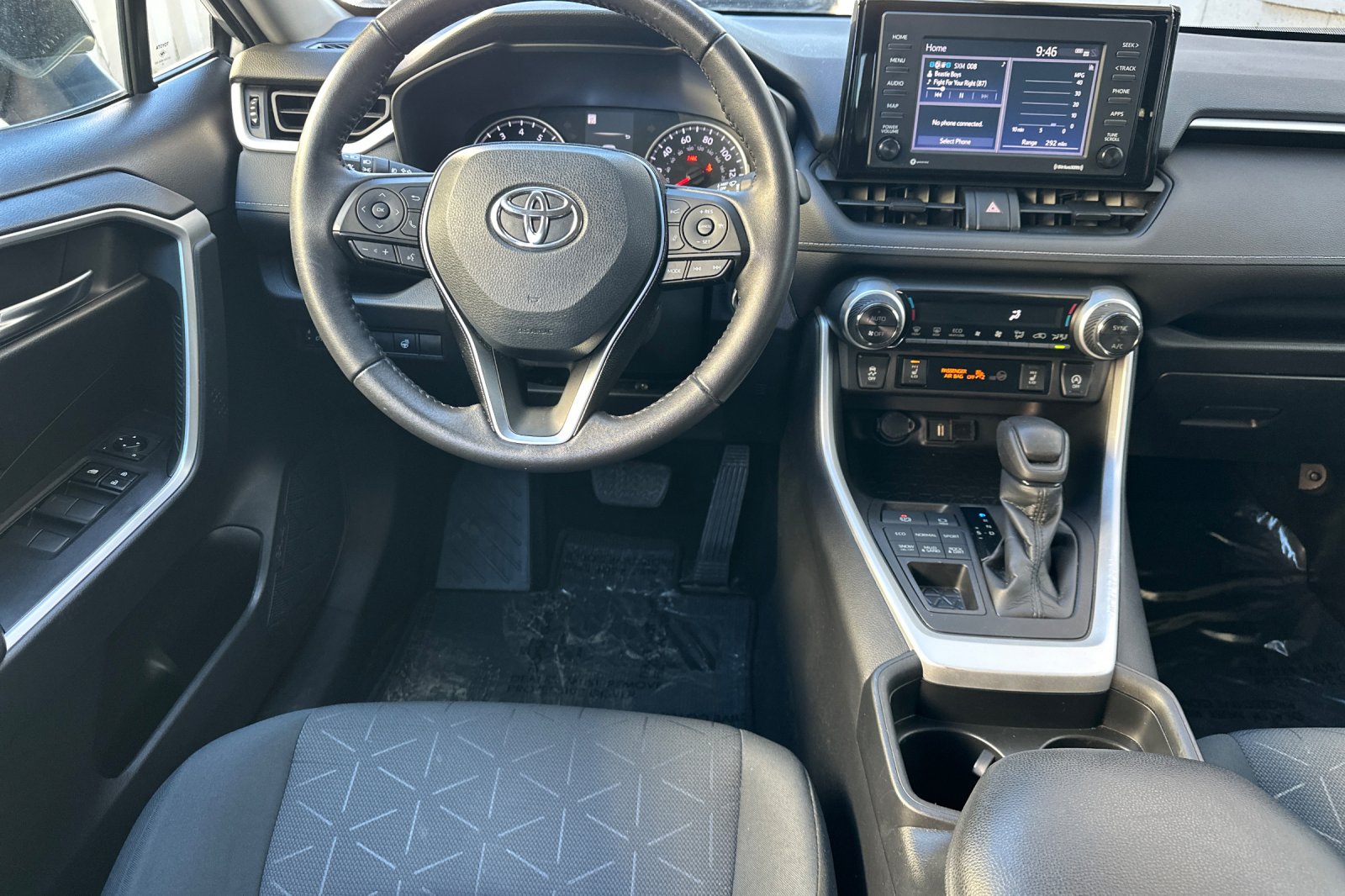 Used 2021 Silver Toyota XLE image 11