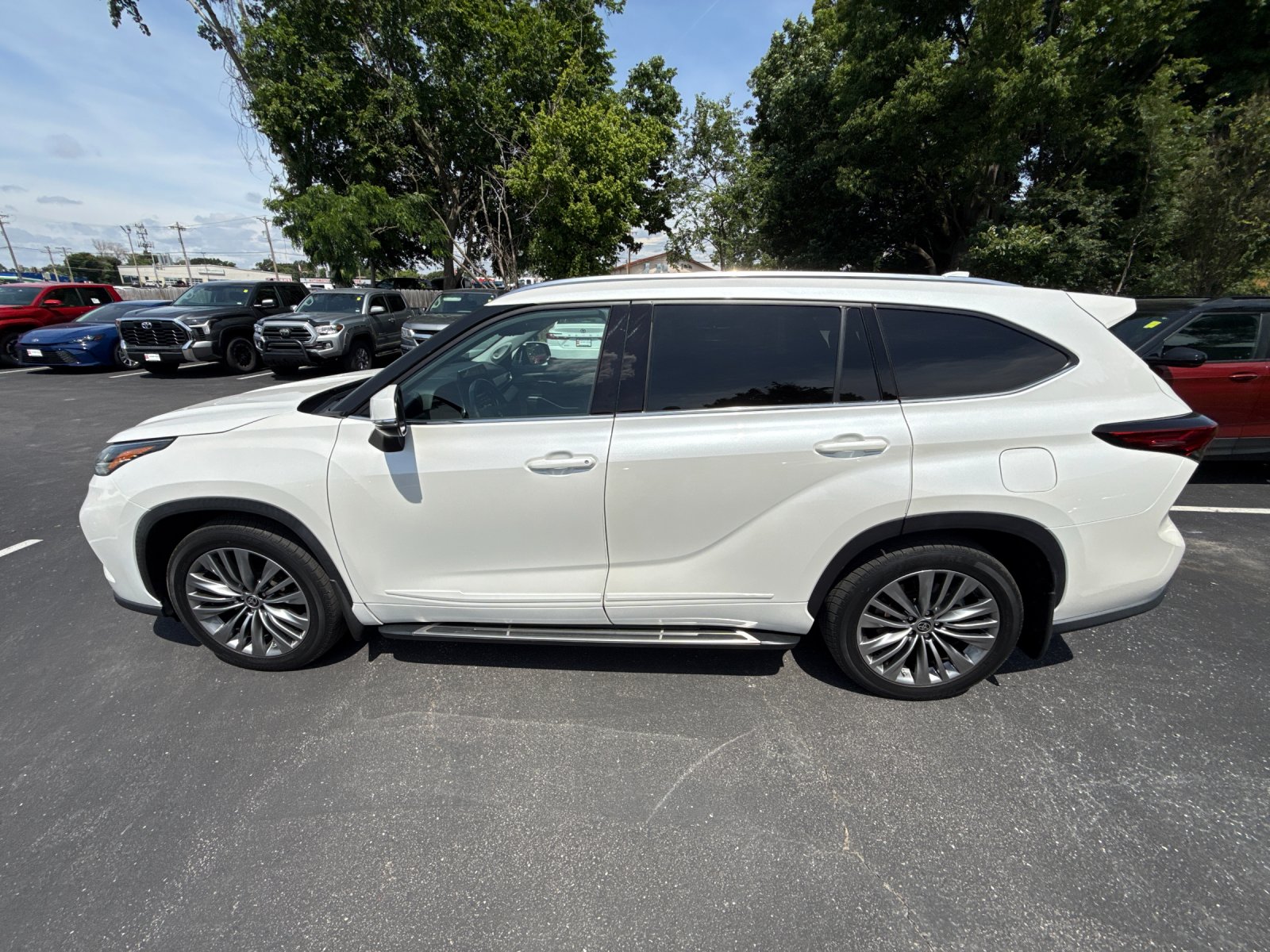 Used 2021 White Toyota Platinum image 3