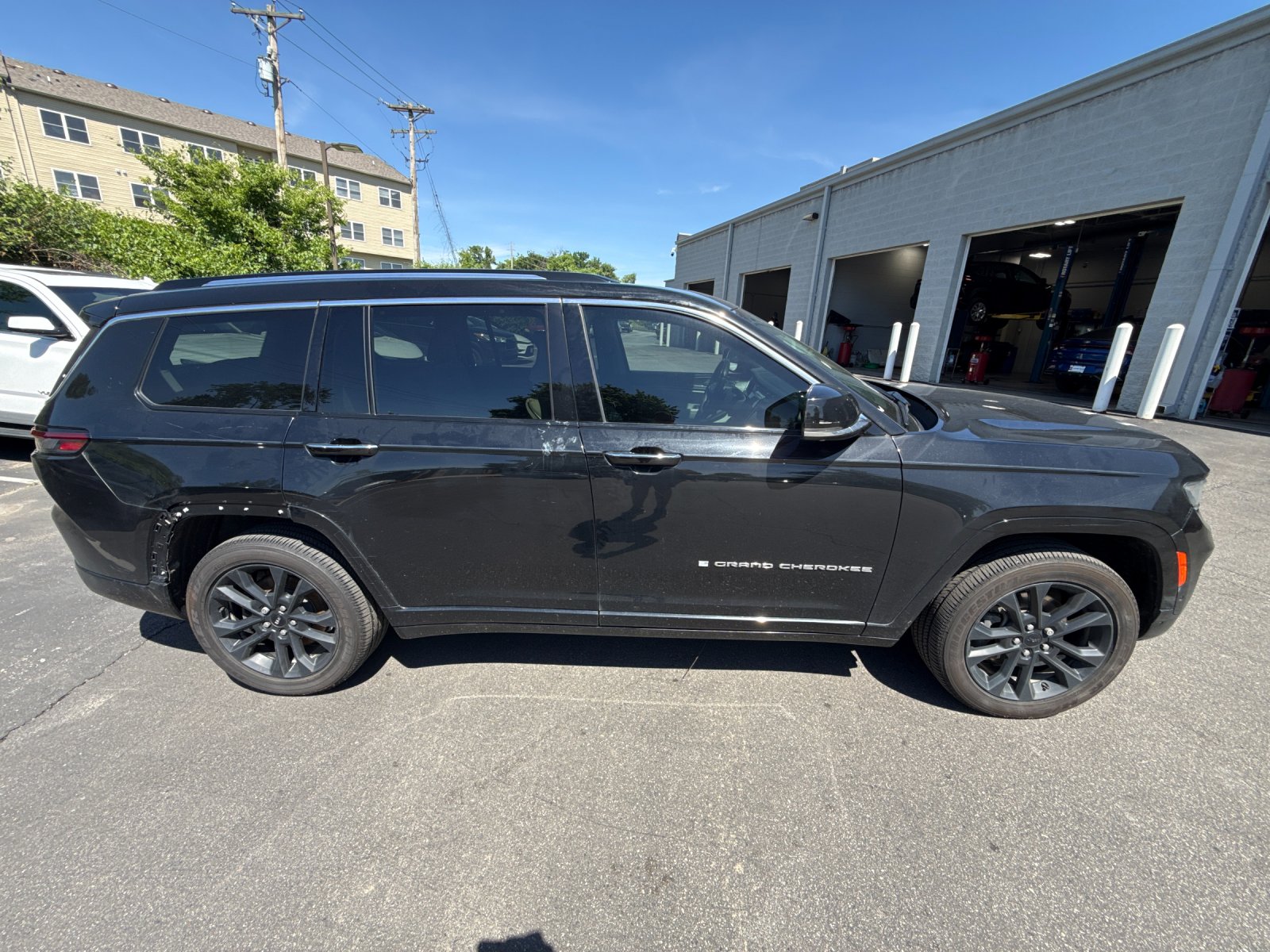 2021 Jeep Grand Cherokee L Overland's photo