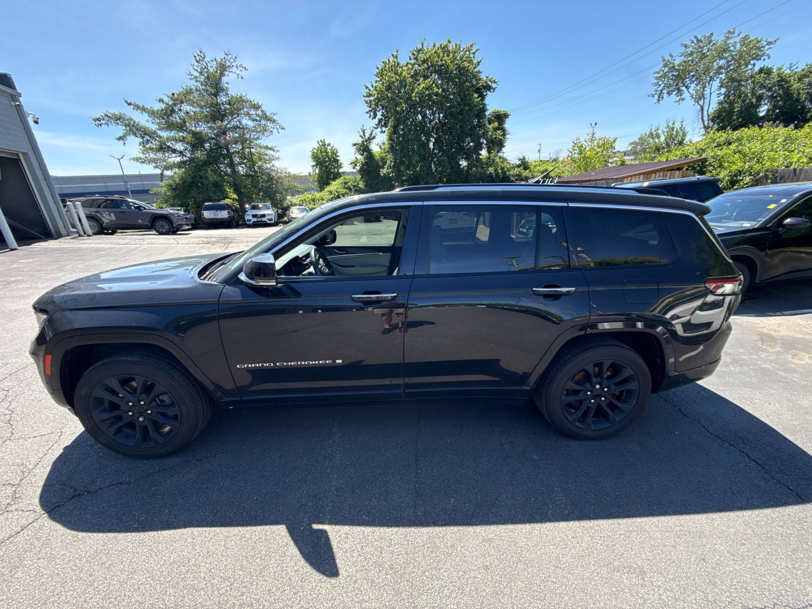 Used 2021 Black Jeep Overland image 3