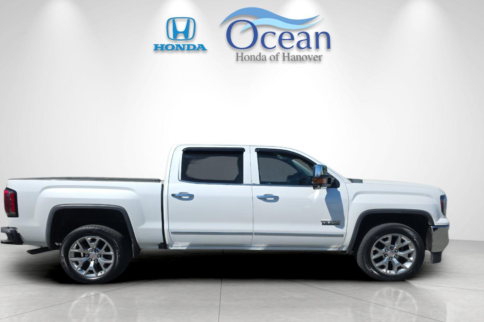 Used 2018 White Frost Tricoat GMC SLT image 2