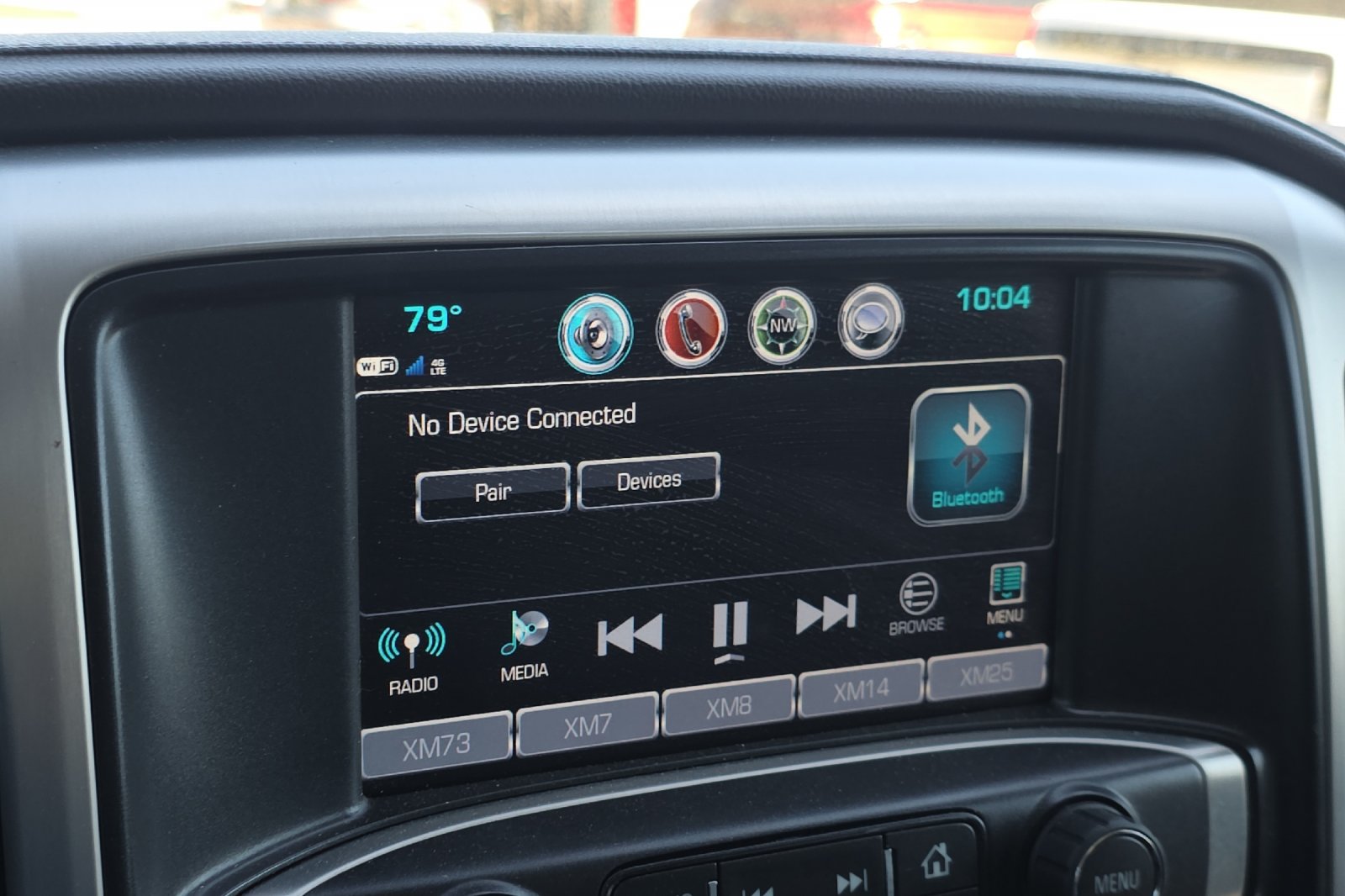Used 2018 White Frost Tricoat GMC SLT image 15