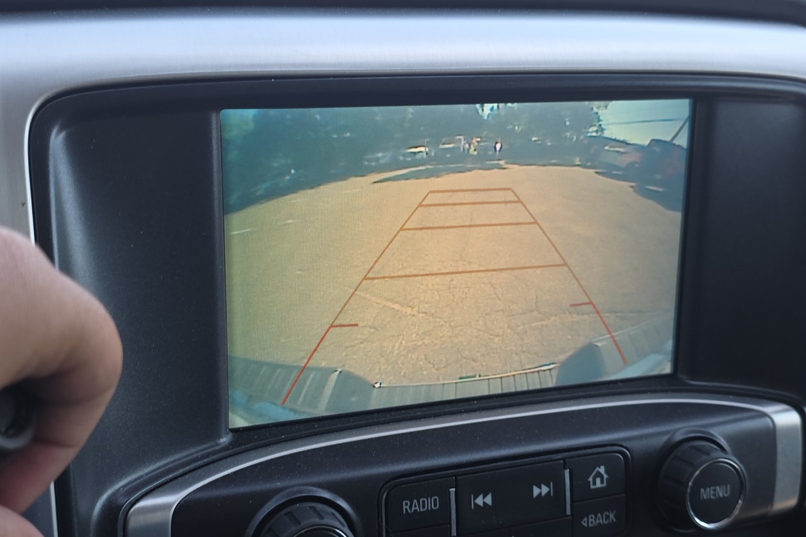 Used 2018 White Frost Tricoat GMC SLT image 16
