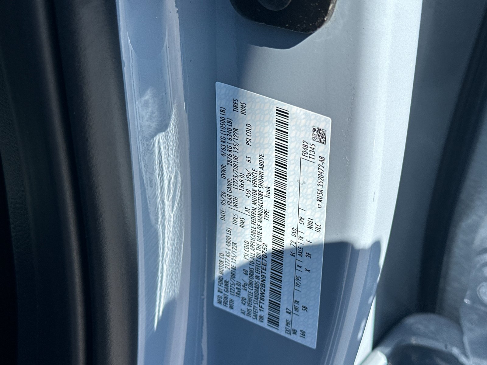 New 2026 Glacier Gray Metallic Tri-Coat Ford F-250® Lariat® image 27