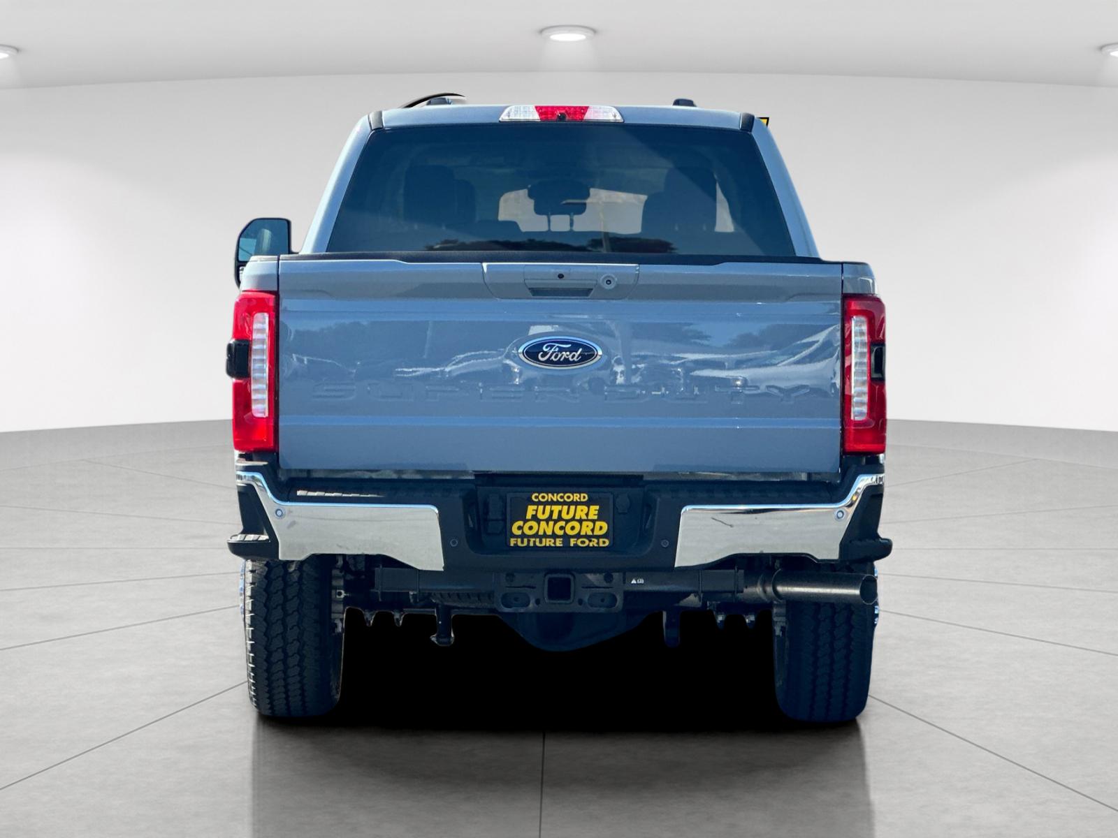 New 2026 Glacier Gray Metallic Tri-Coat Ford F-250® Lariat® image 4