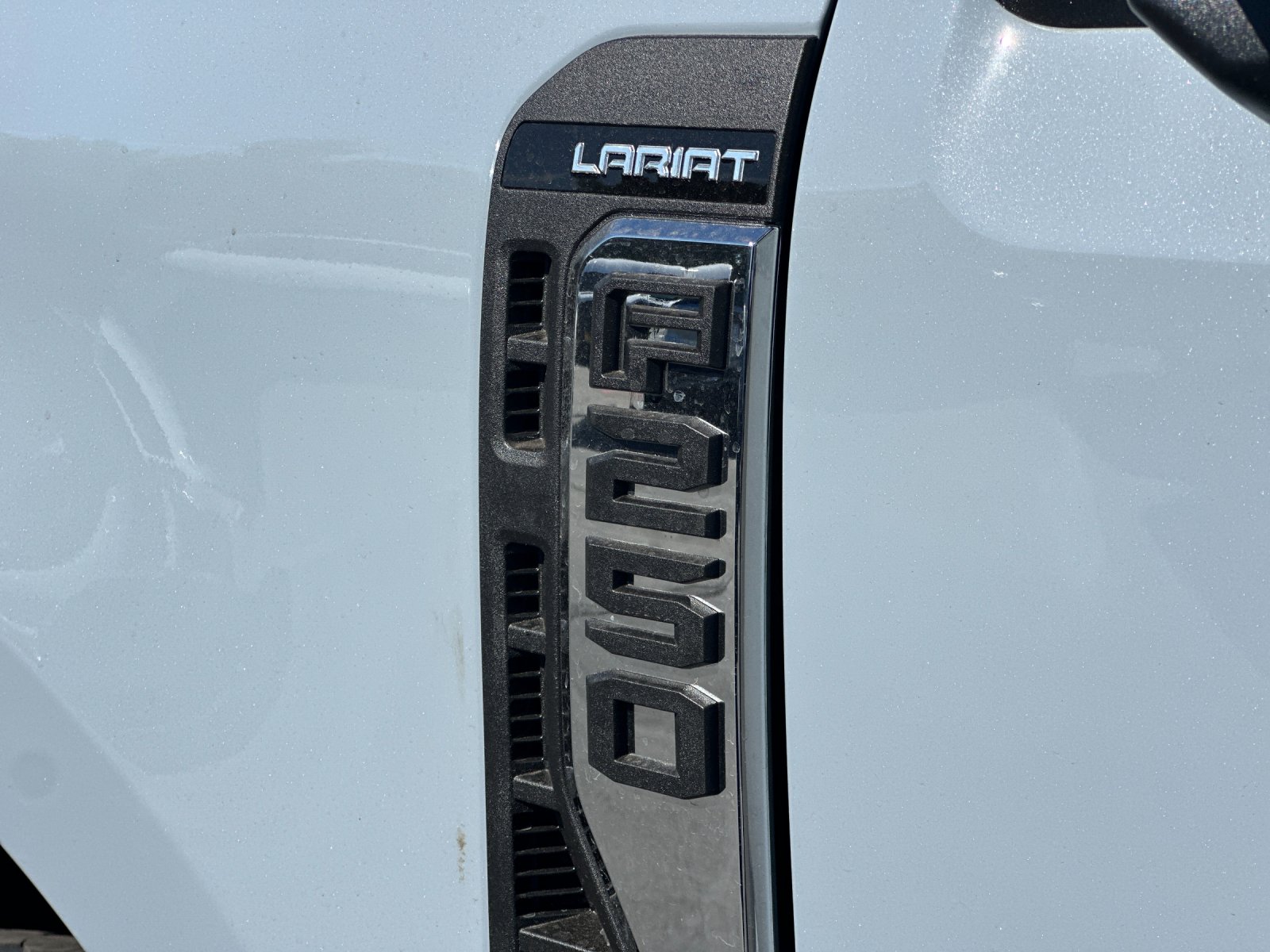 New 2026 Glacier Gray Metallic Tri-Coat Ford F-250® Lariat® image 25