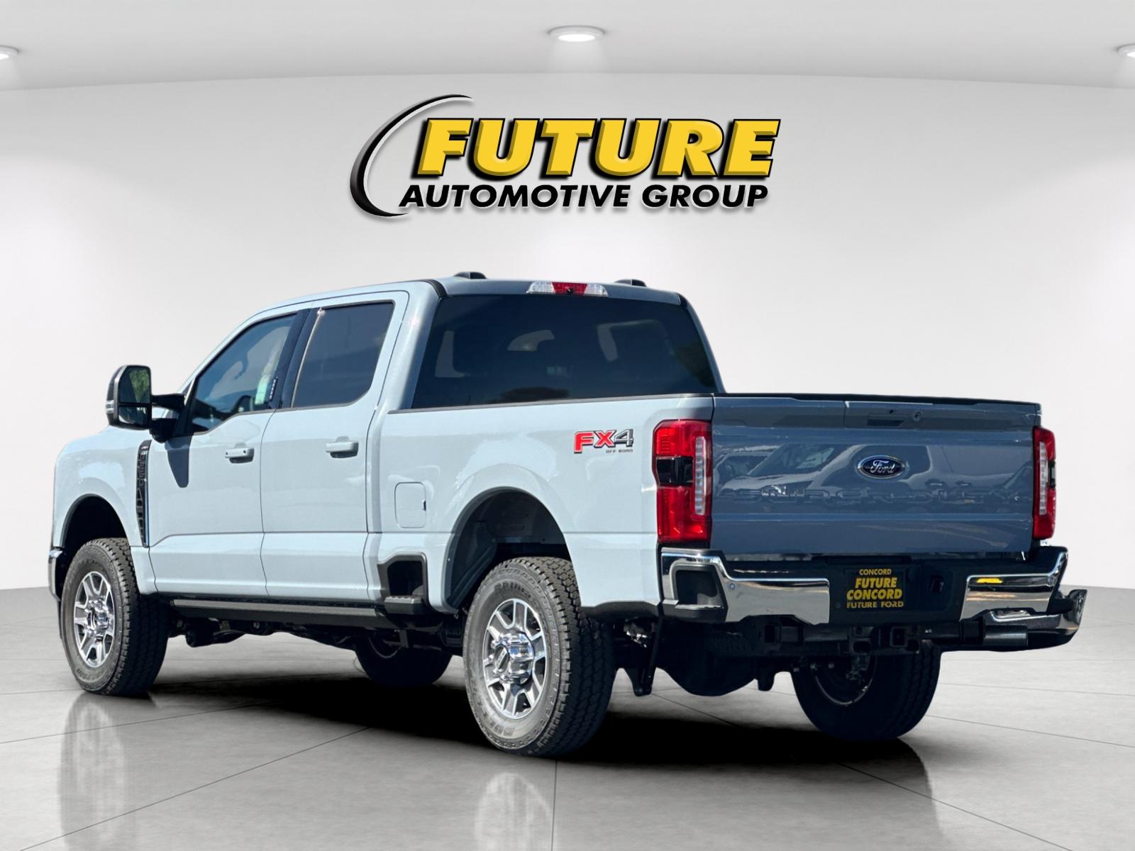 New 2026 Glacier Gray Metallic Tri-Coat Ford F-250® Lariat® image 5