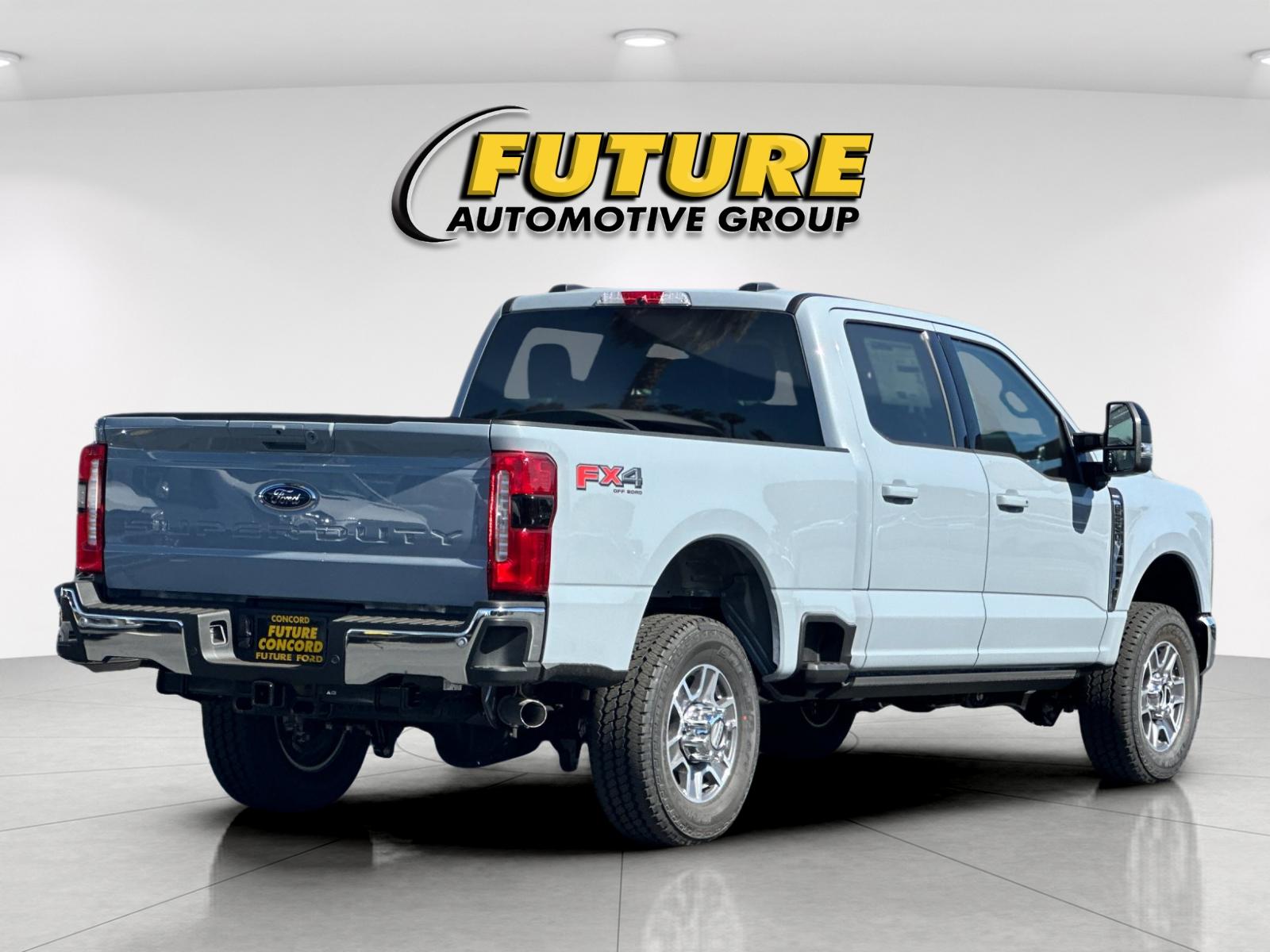 New 2026 Glacier Gray Metallic Tri-Coat Ford F-250® Lariat® image 3
