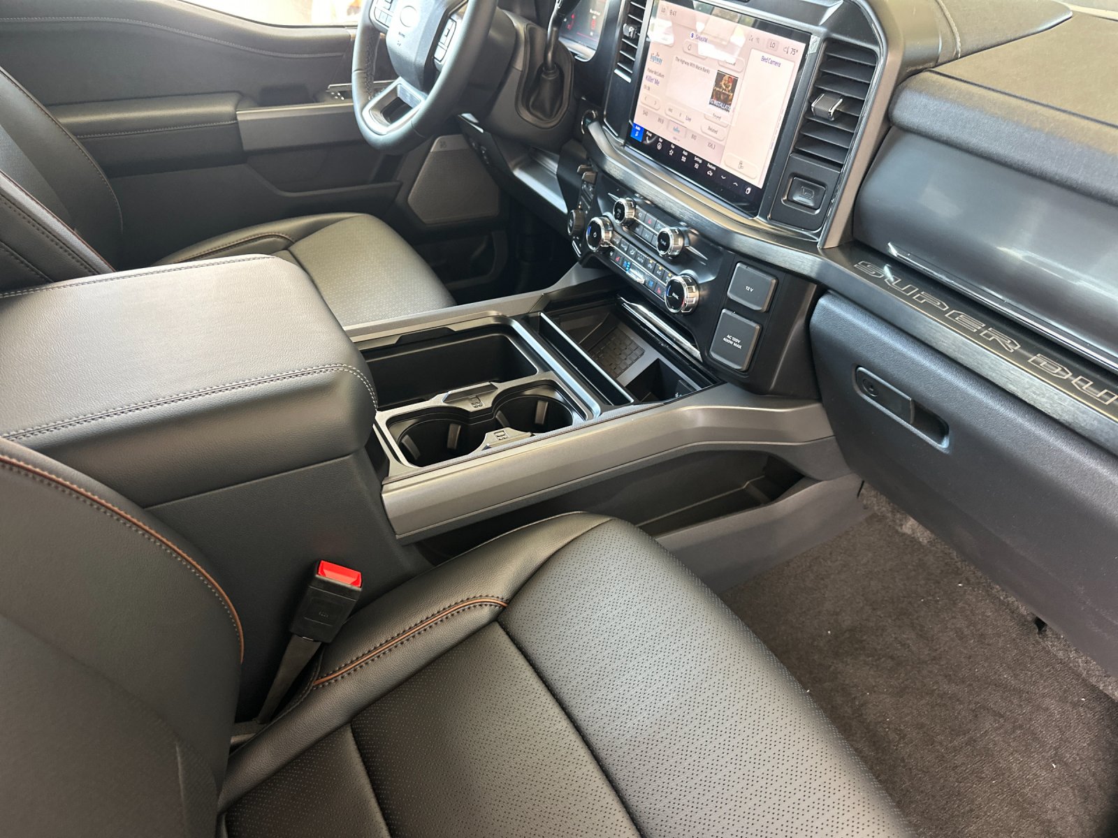 New 2026 Glacier Gray Metallic Tri-Coat Ford F-250® Lariat® image 14