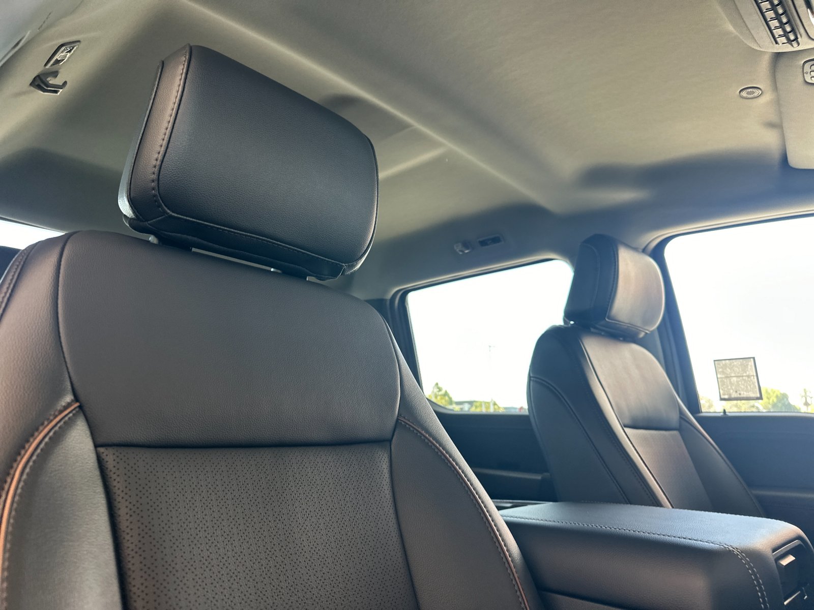 New 2026 Glacier Gray Metallic Tri-Coat Ford F-250® Lariat® image 15