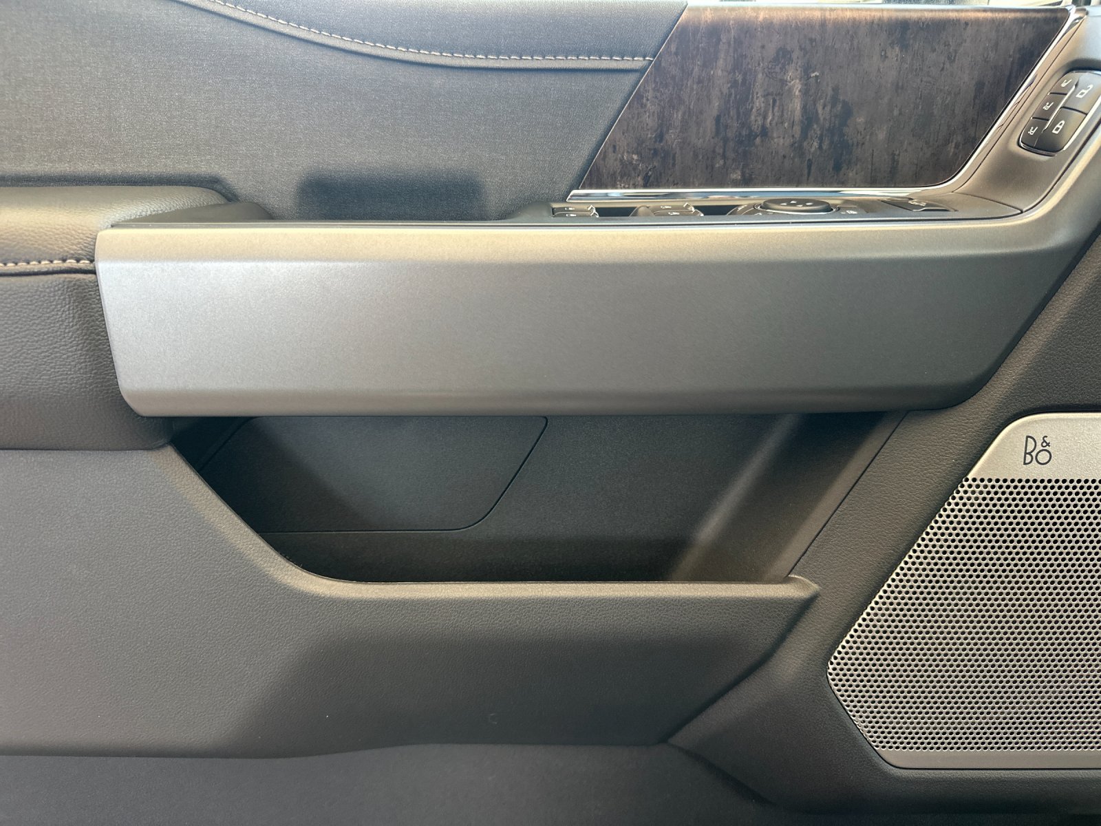 New 2026 Carbonized Gray Metallic Ford F-250® Lariat® image 10