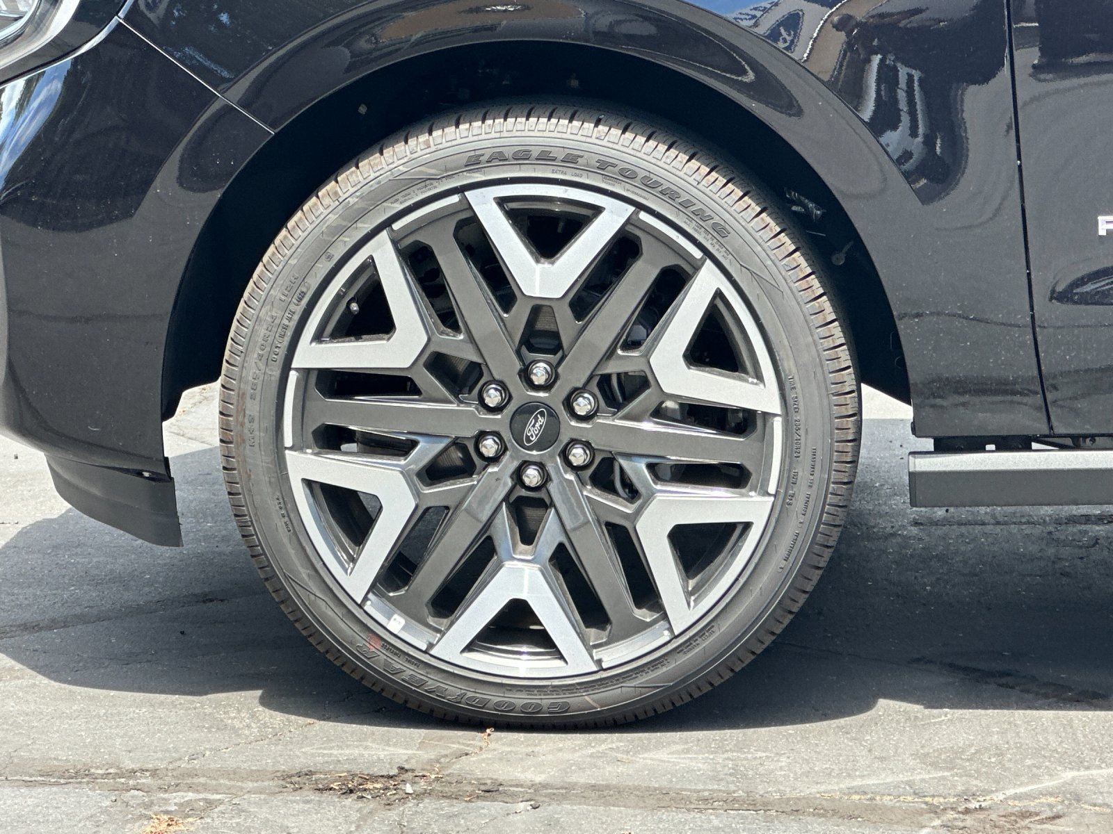 New 2026 Agate Black Metallic Ford MAX Platinum® image 25