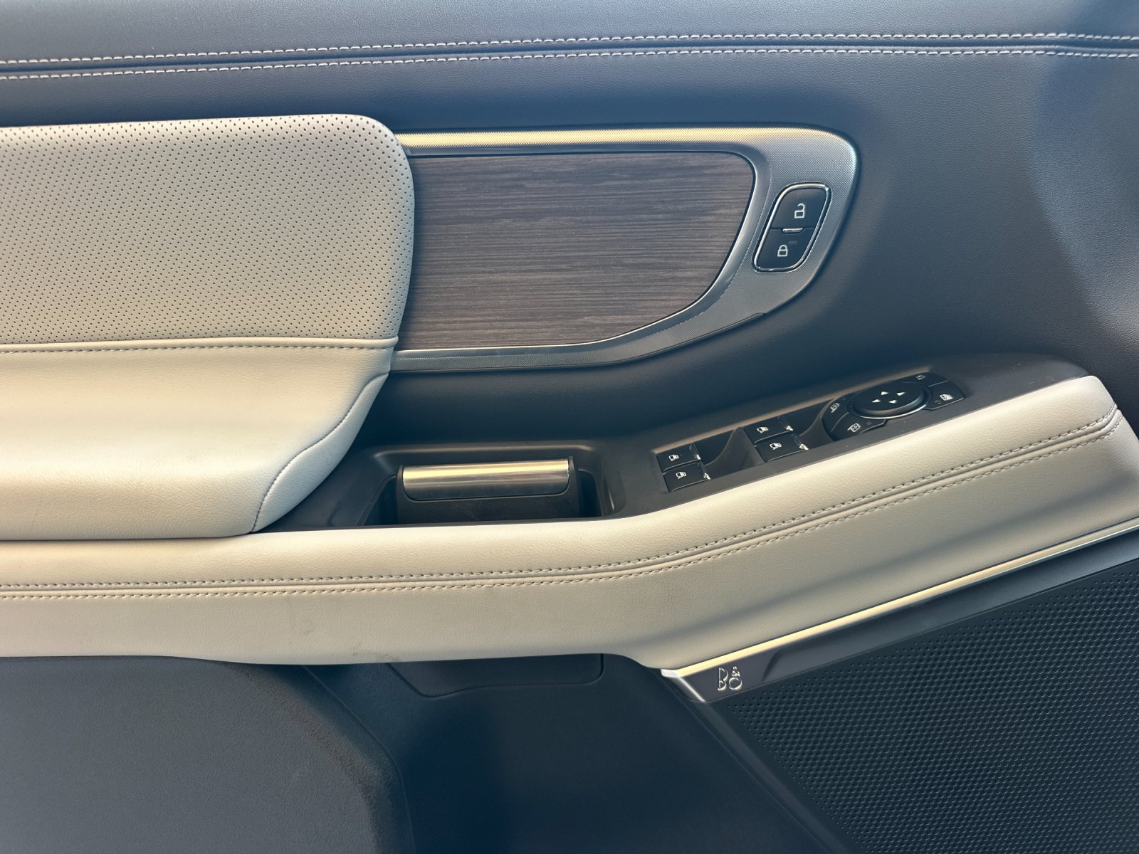 New 2026 Agate Black Metallic Ford MAX Platinum® image 10