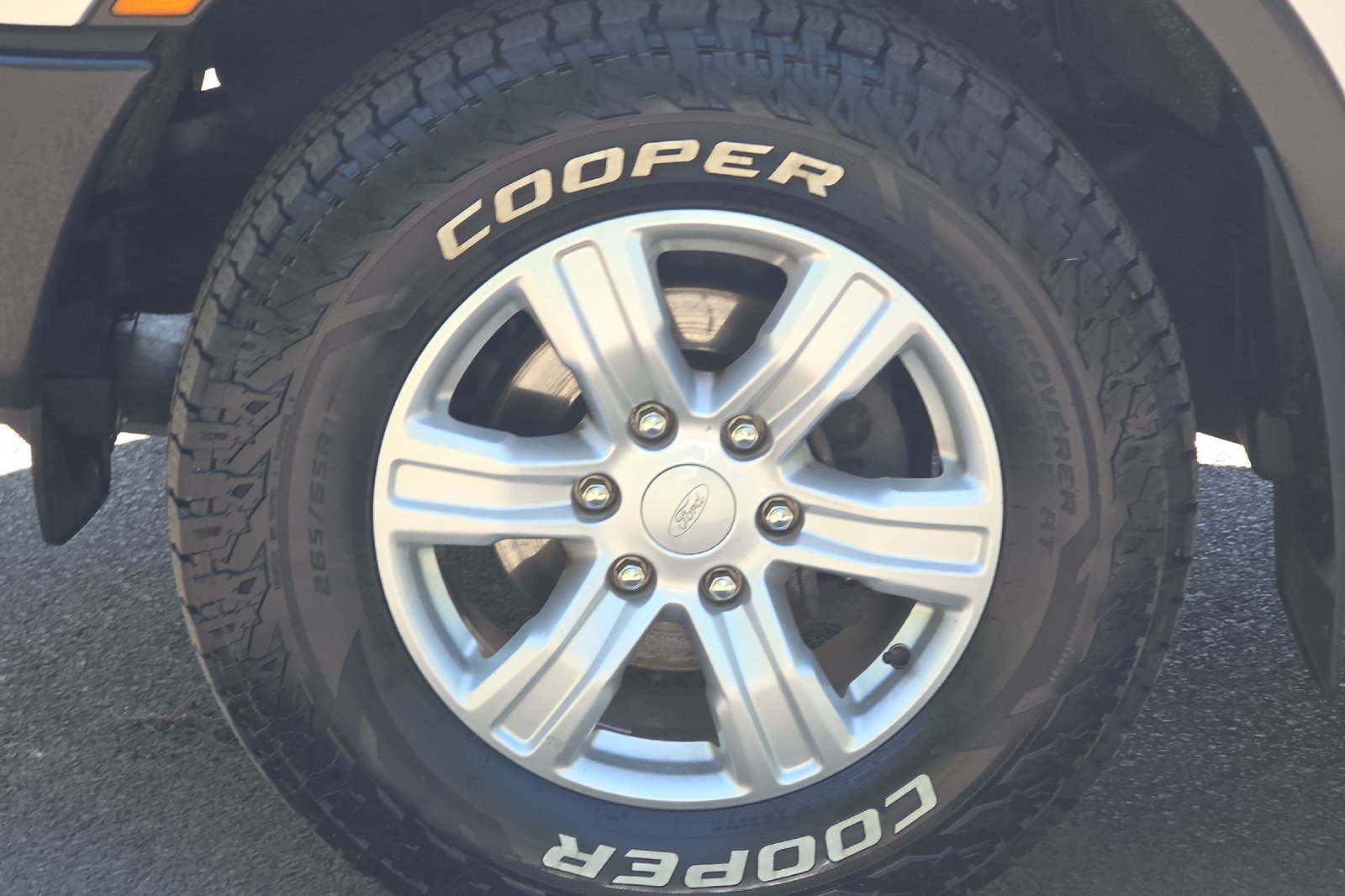 Used 2019 Ingot Silver Metallic Ford XL image 23