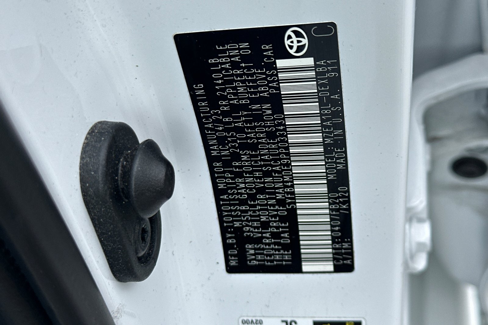 Used 2023 White Toyota LE image 23