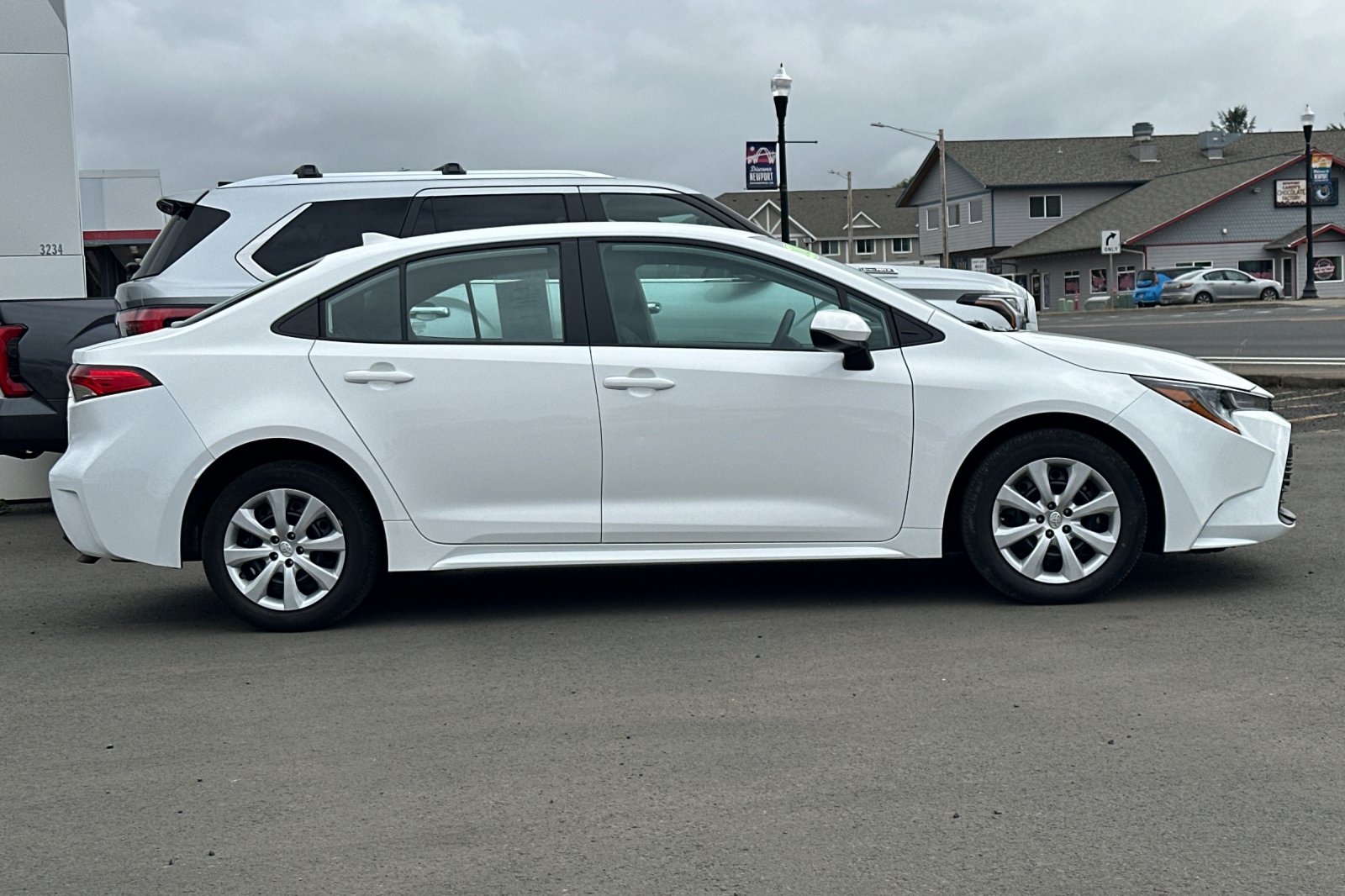 Used 2023 White Toyota LE image 3