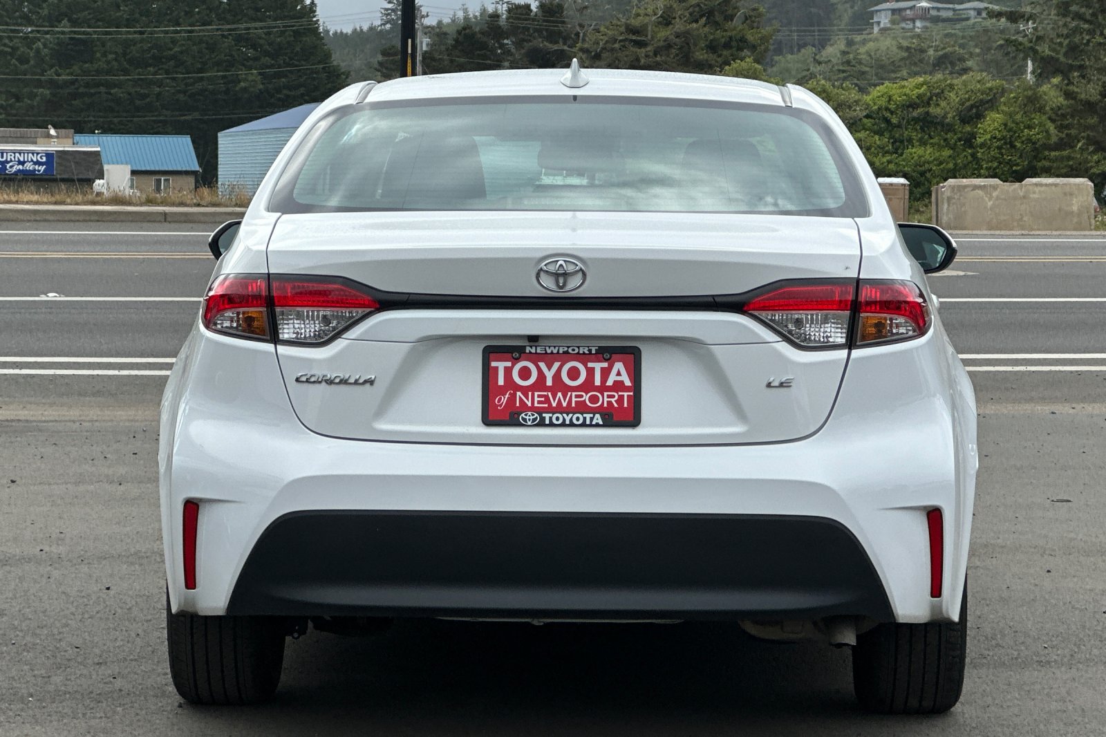 Used 2023 White Toyota LE image 5