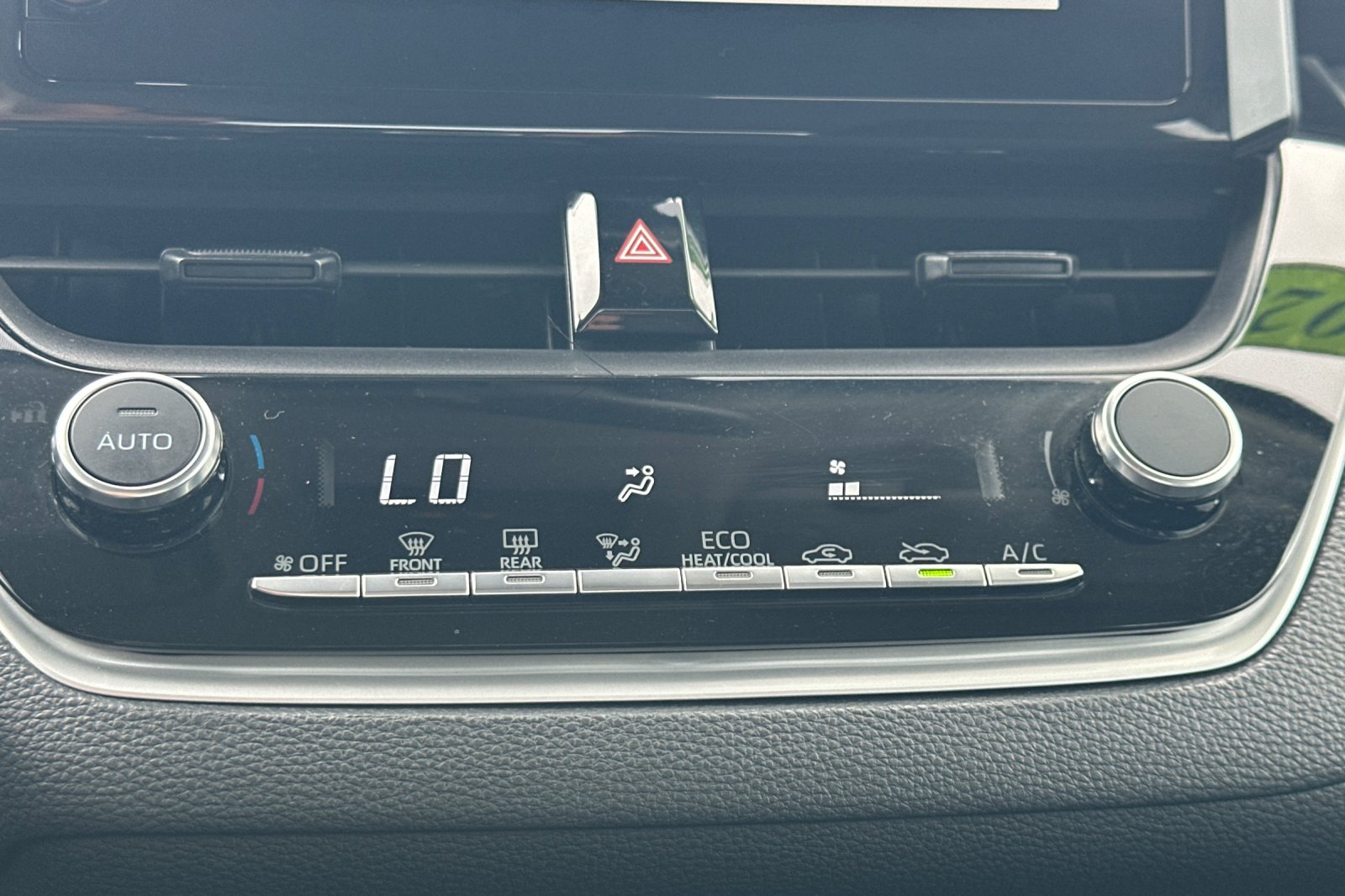 Used 2023 White Toyota LE image 16