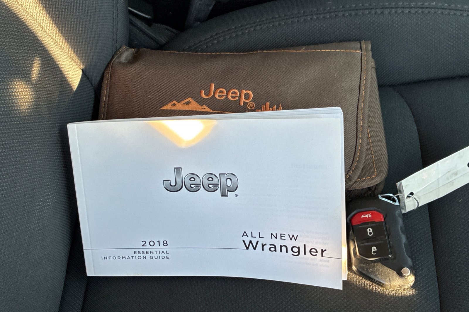 Used 2018 Punkn Metallic Clearcoat Jeep Unlimited Sahara image 13