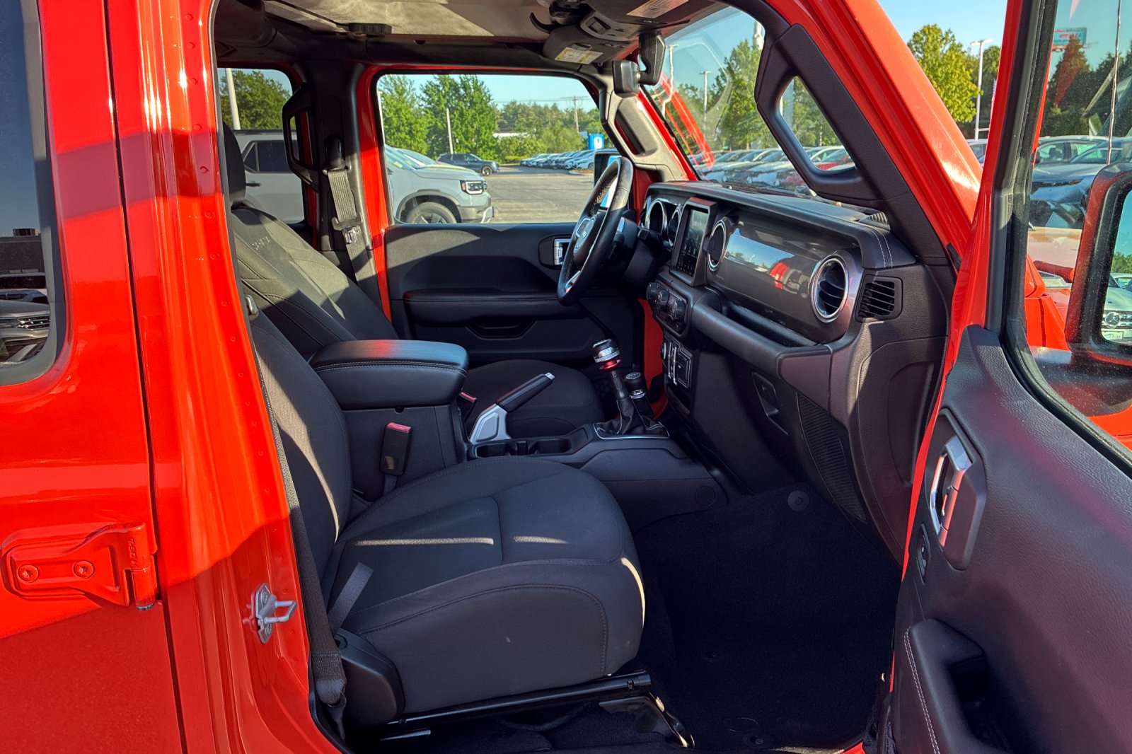 Used 2018 Punkn Metallic Clearcoat Jeep Unlimited Sahara image 20