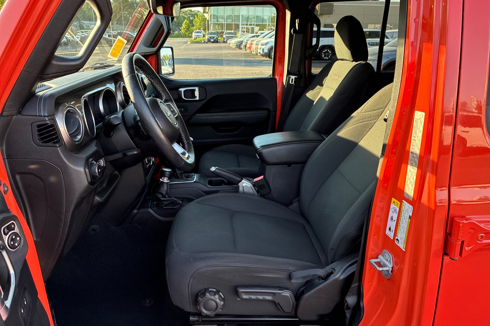 Used 2018 Punkn Metallic Clearcoat Jeep Unlimited Sahara image 11
