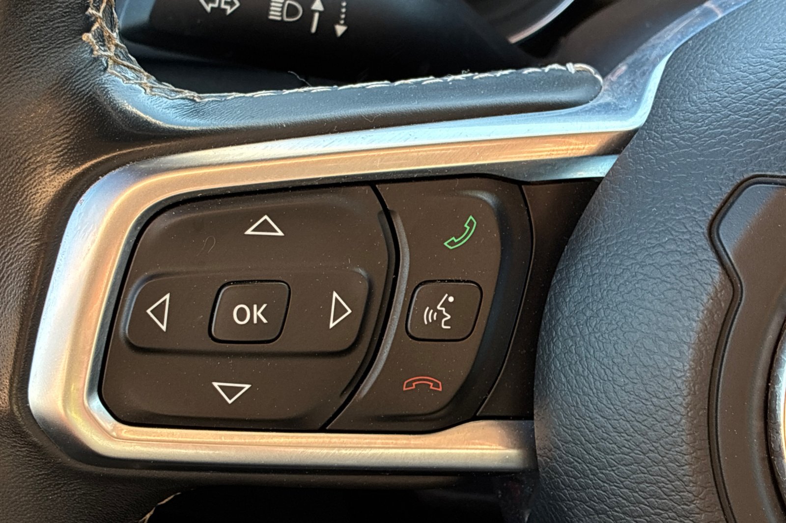 Used 2018 Punkn Metallic Clearcoat Jeep Unlimited Sahara image 30