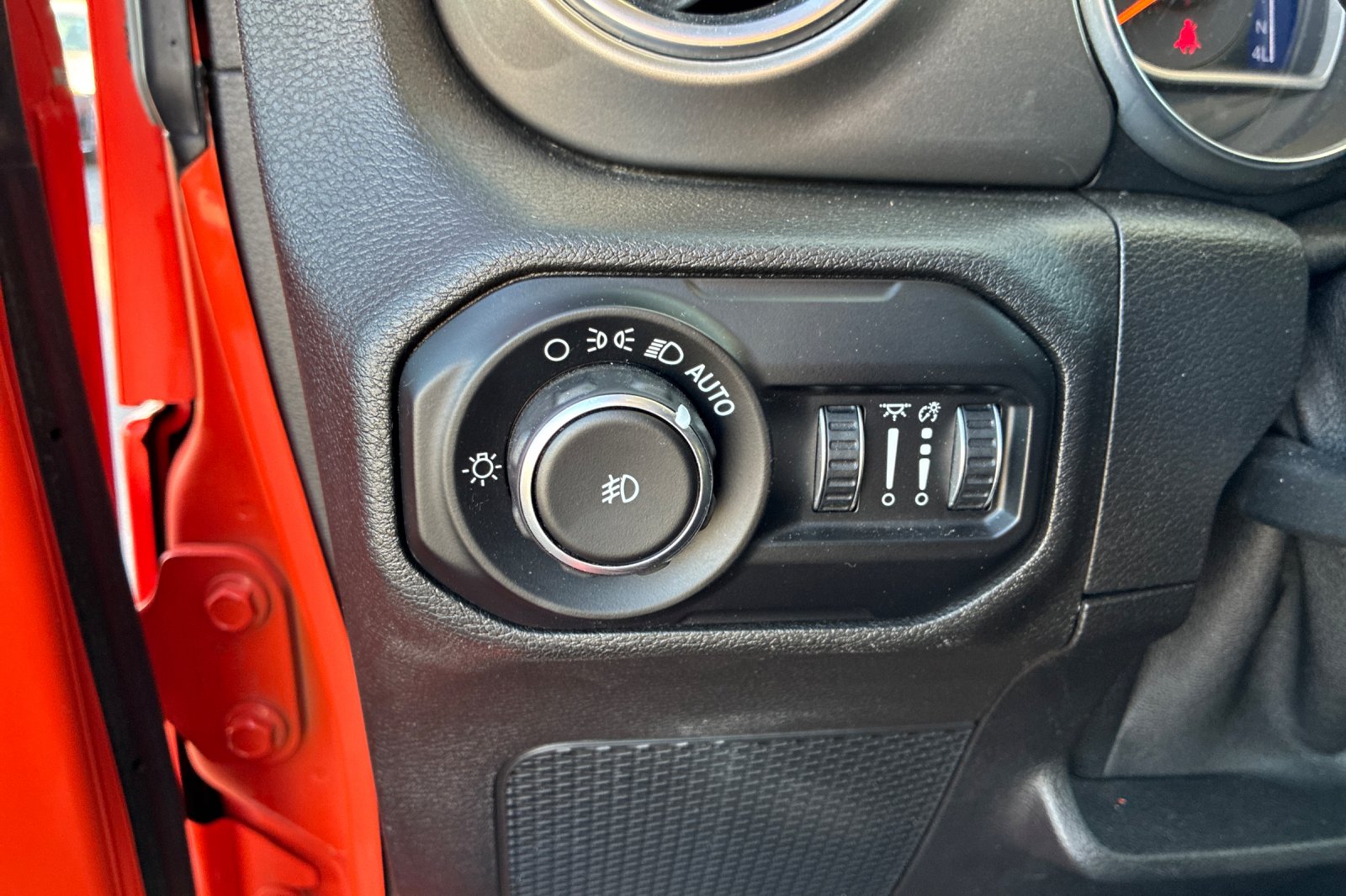 Used 2018 Punkn Metallic Clearcoat Jeep Unlimited Sahara image 42