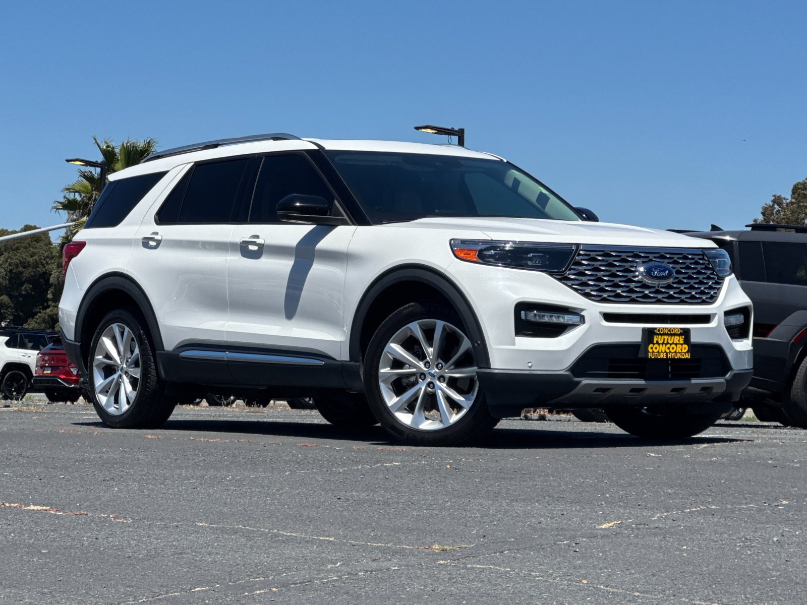 2022 Ford Explorer Platinum HEV's photo